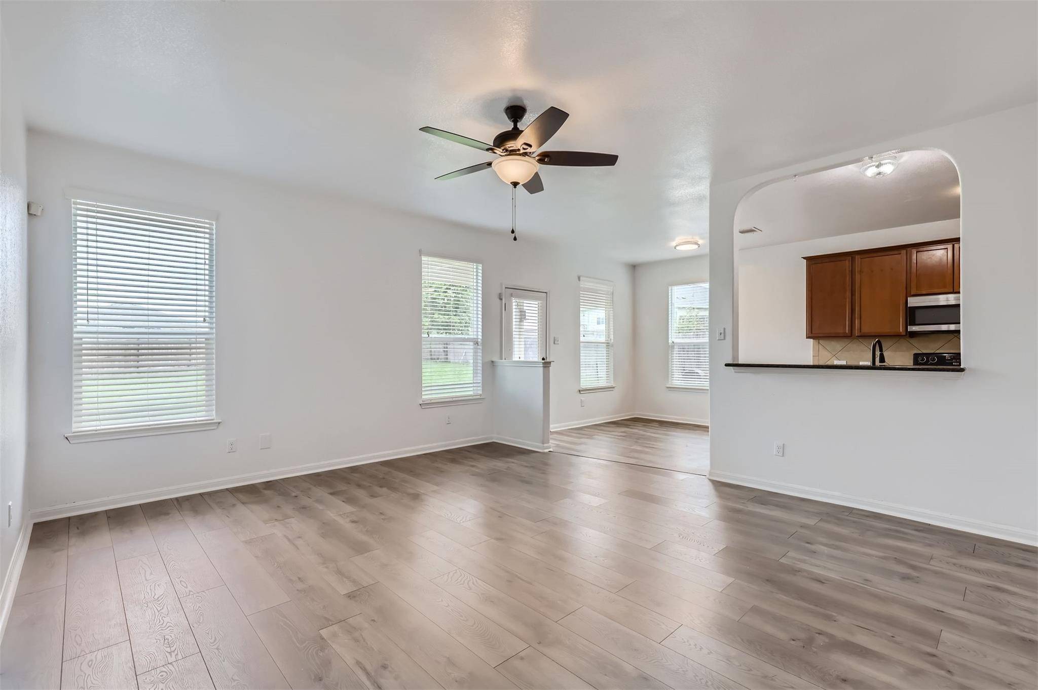 131 Lavaca LOOP, Hutto, TX 78634