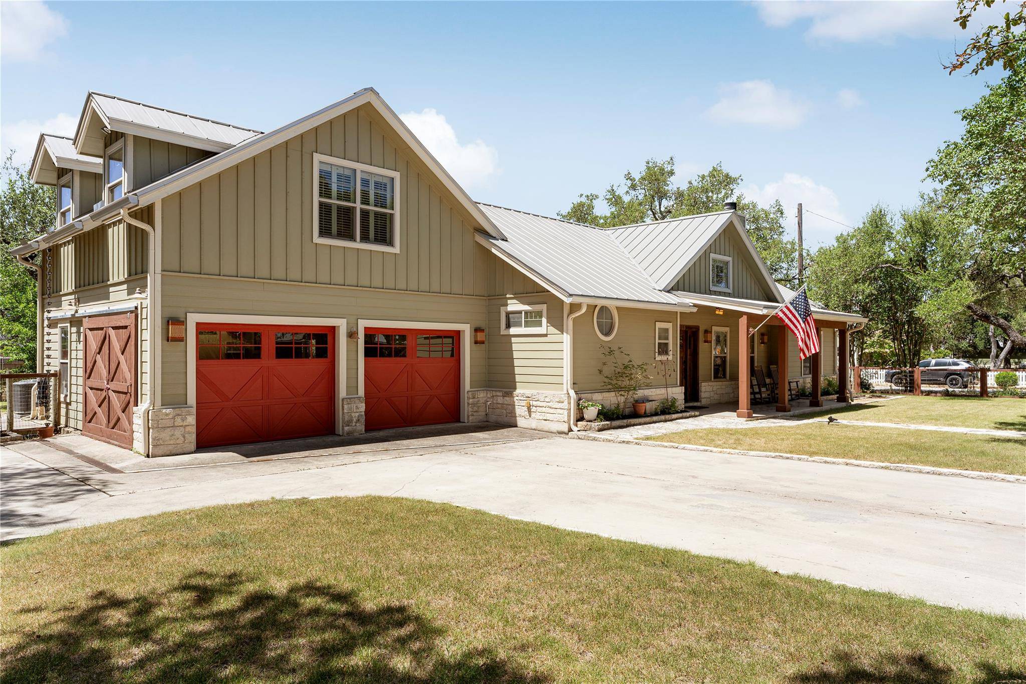 315 Hays ST, Dripping Springs, TX 78620
