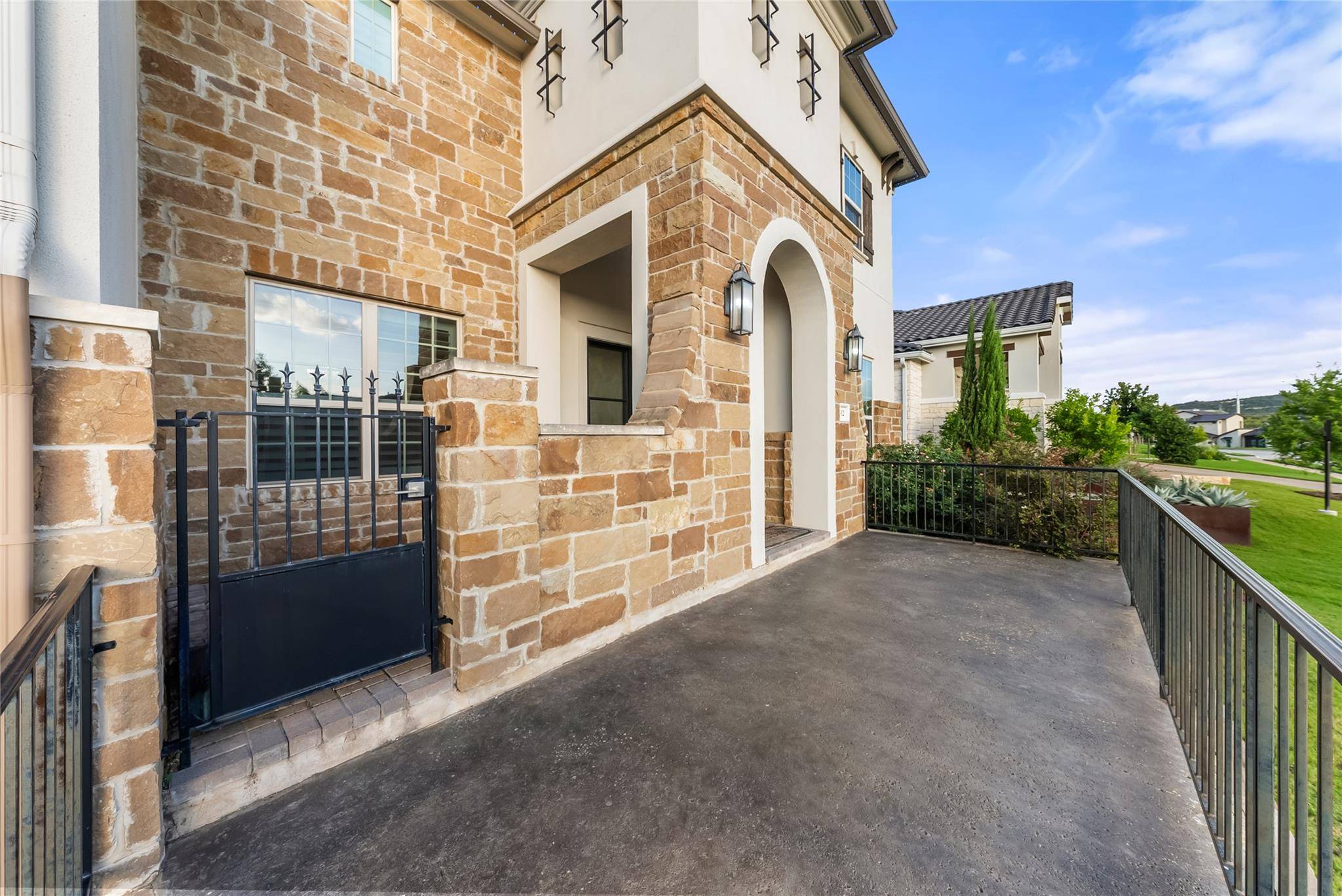 312 Bisset CT, Austin, TX 78738