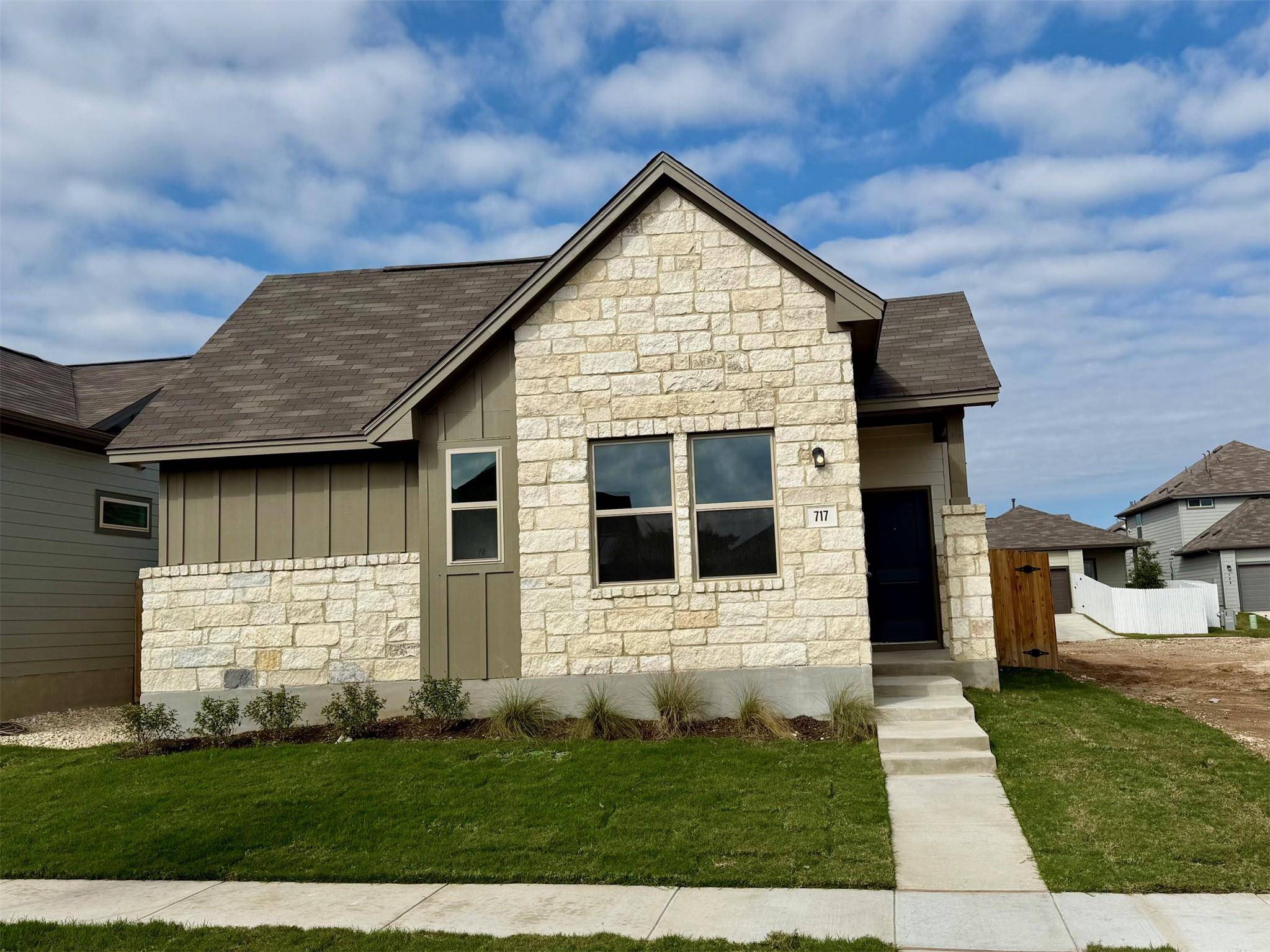 232 Tenny LN, Kyle, TX 78640