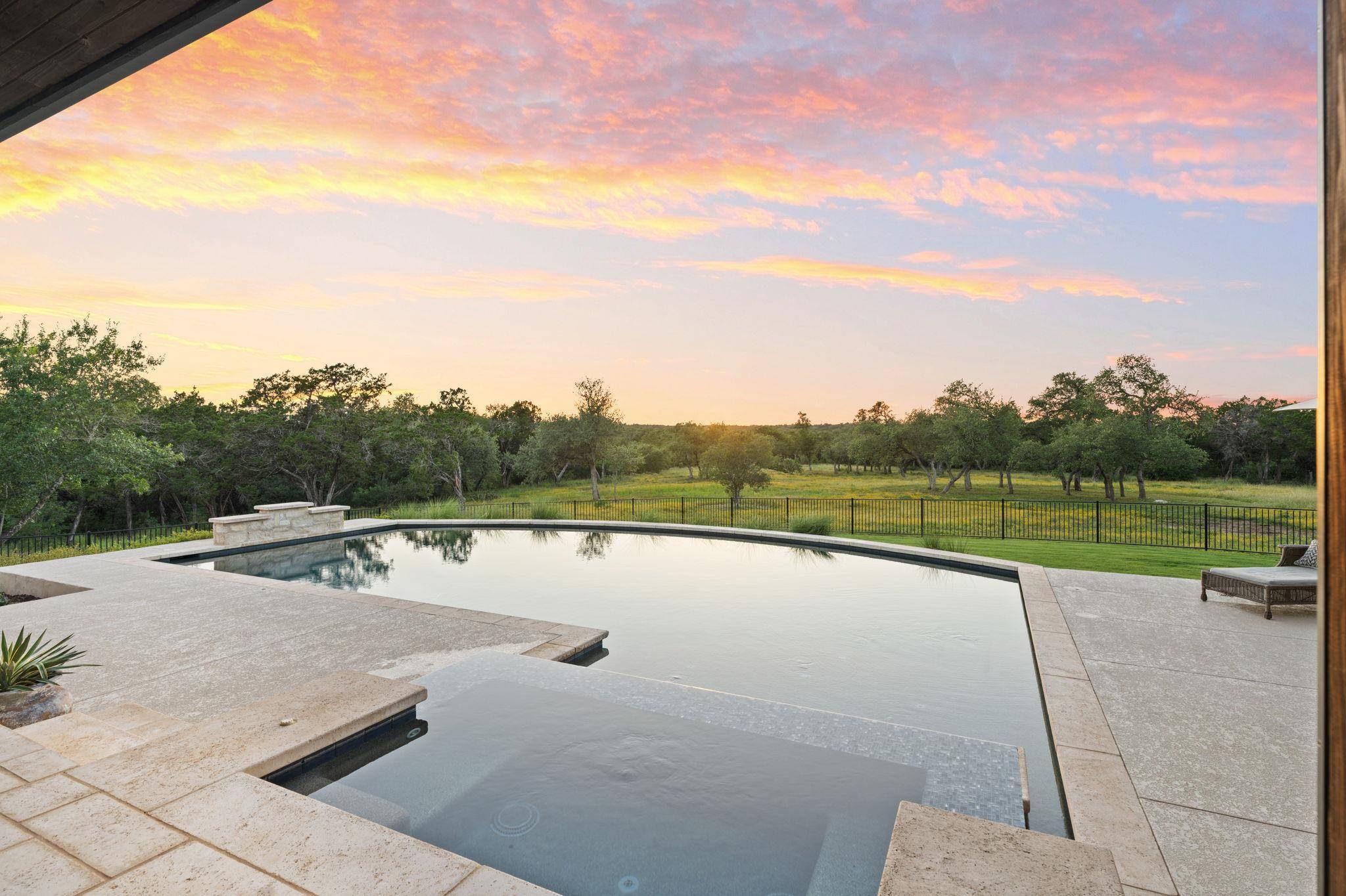 1457 Avenida High VW, Driftwood, TX 78619