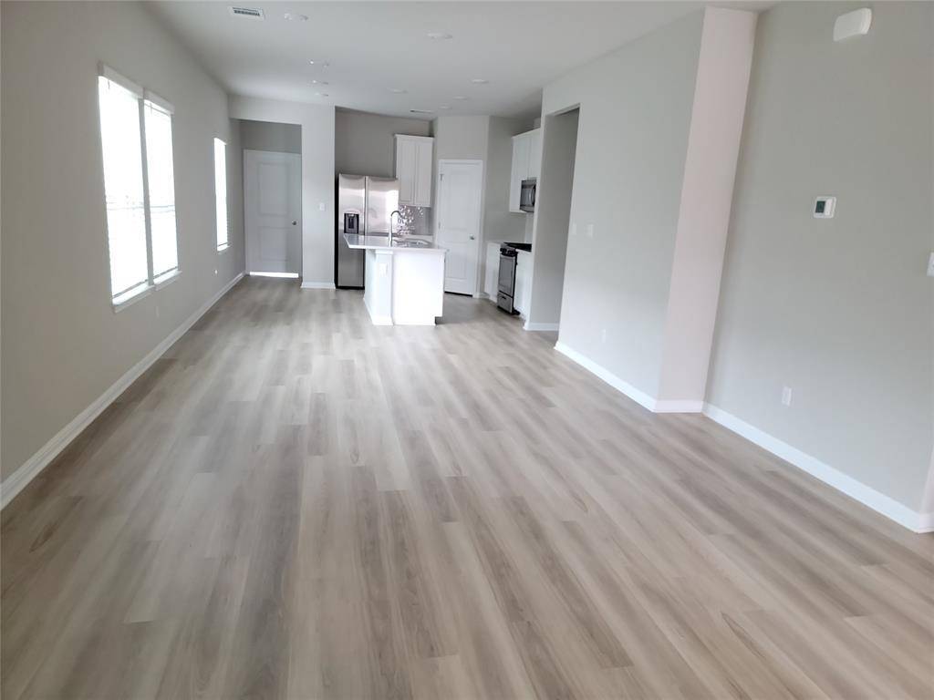 908 Main ST, Hutto, TX 78634