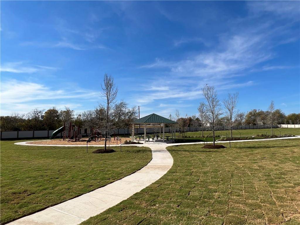364 Crescent Park DR, Jarrell, TX 76537