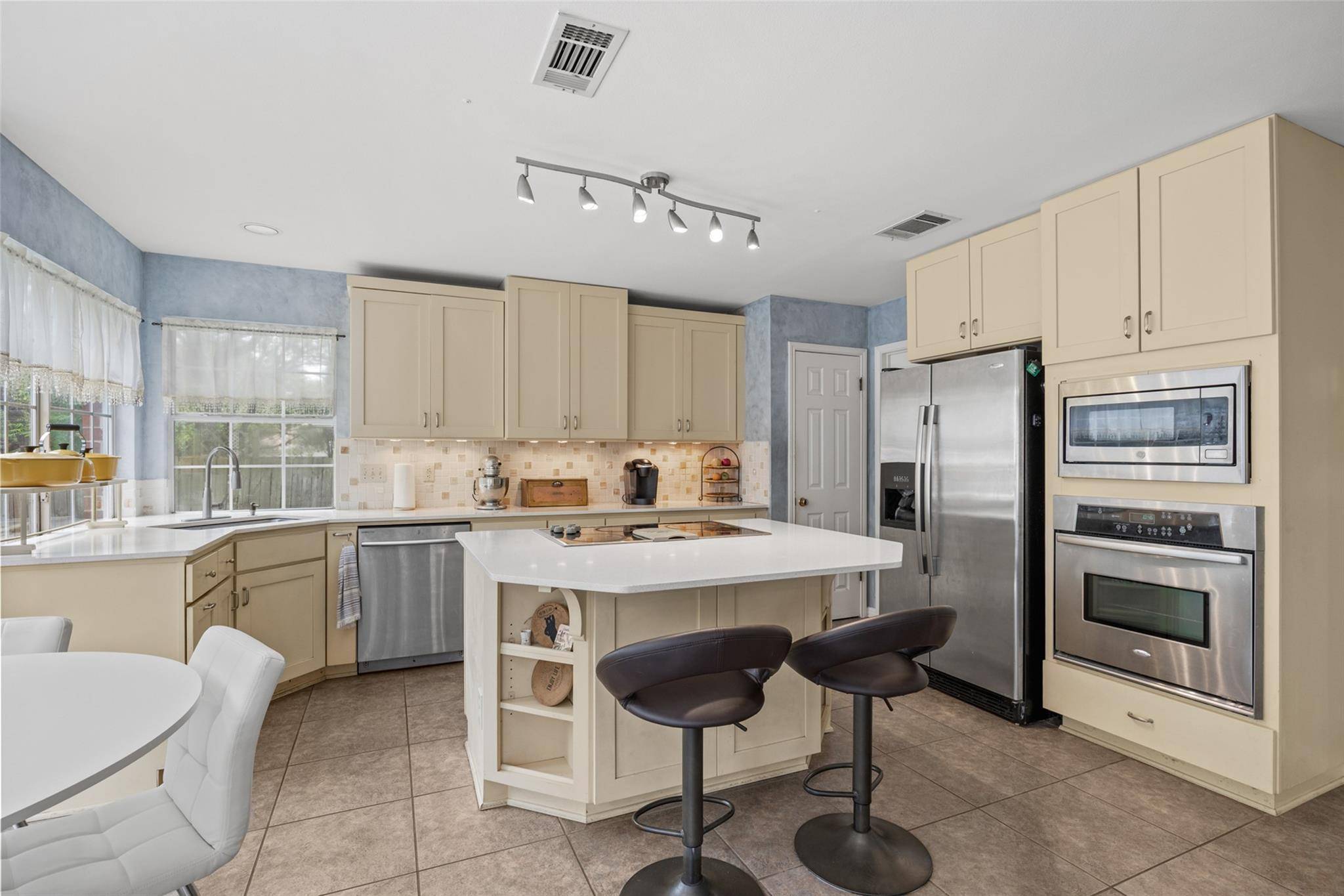 7807 Wheel Rim CIR, Austin, TX 78749