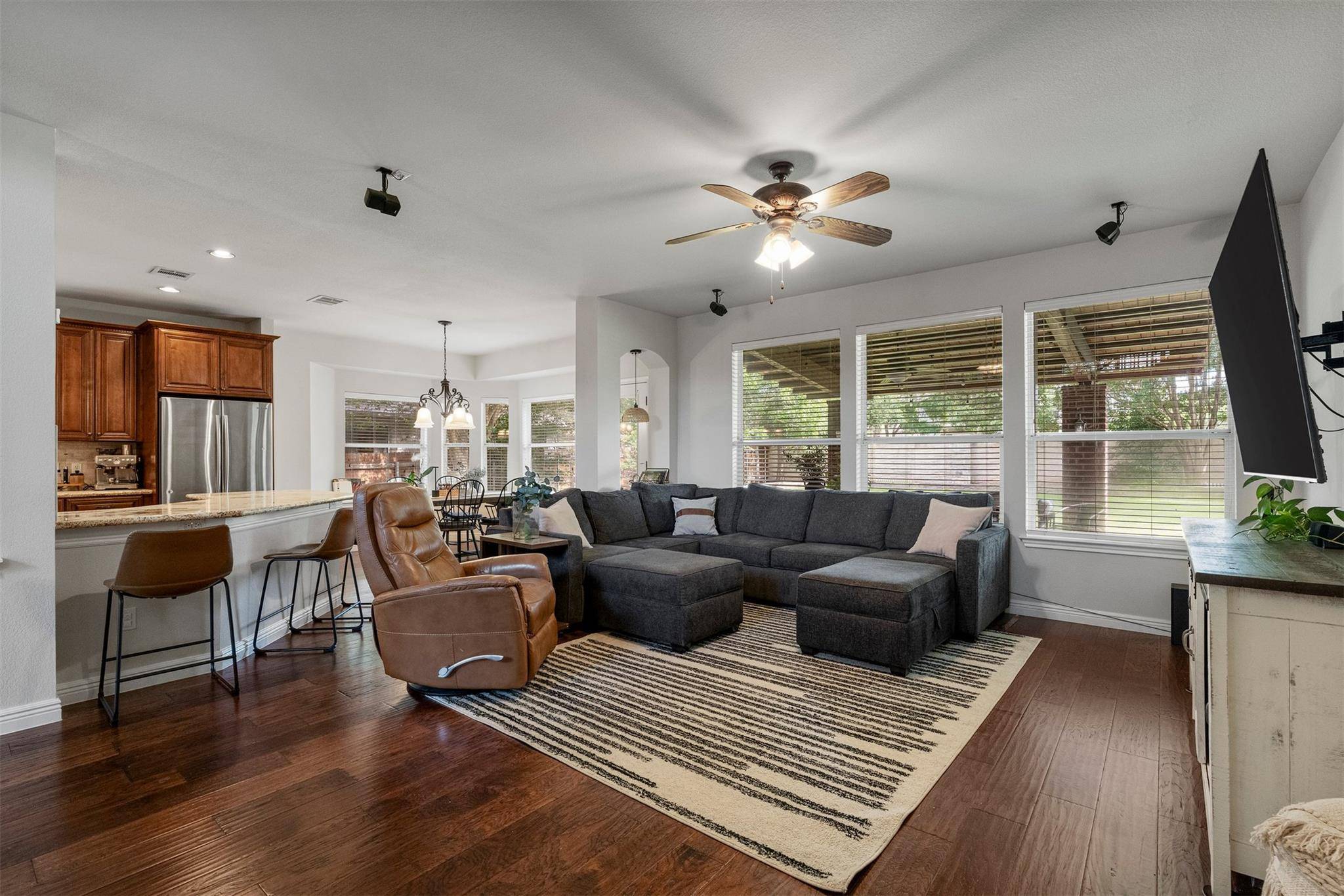 5421 Korth DR, Austin, TX 78749