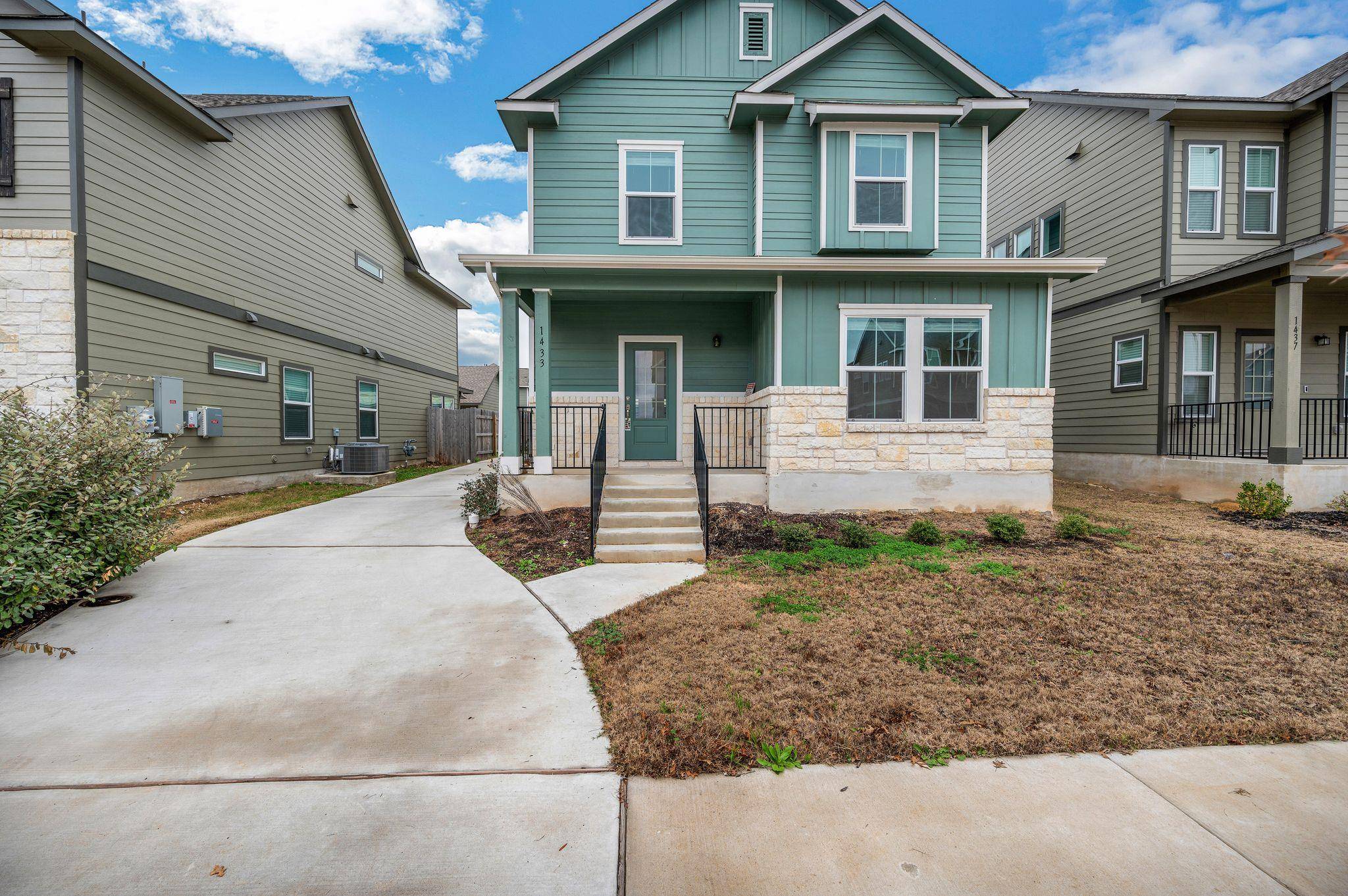 1433 Weatherford LN, Leander, TX 78641