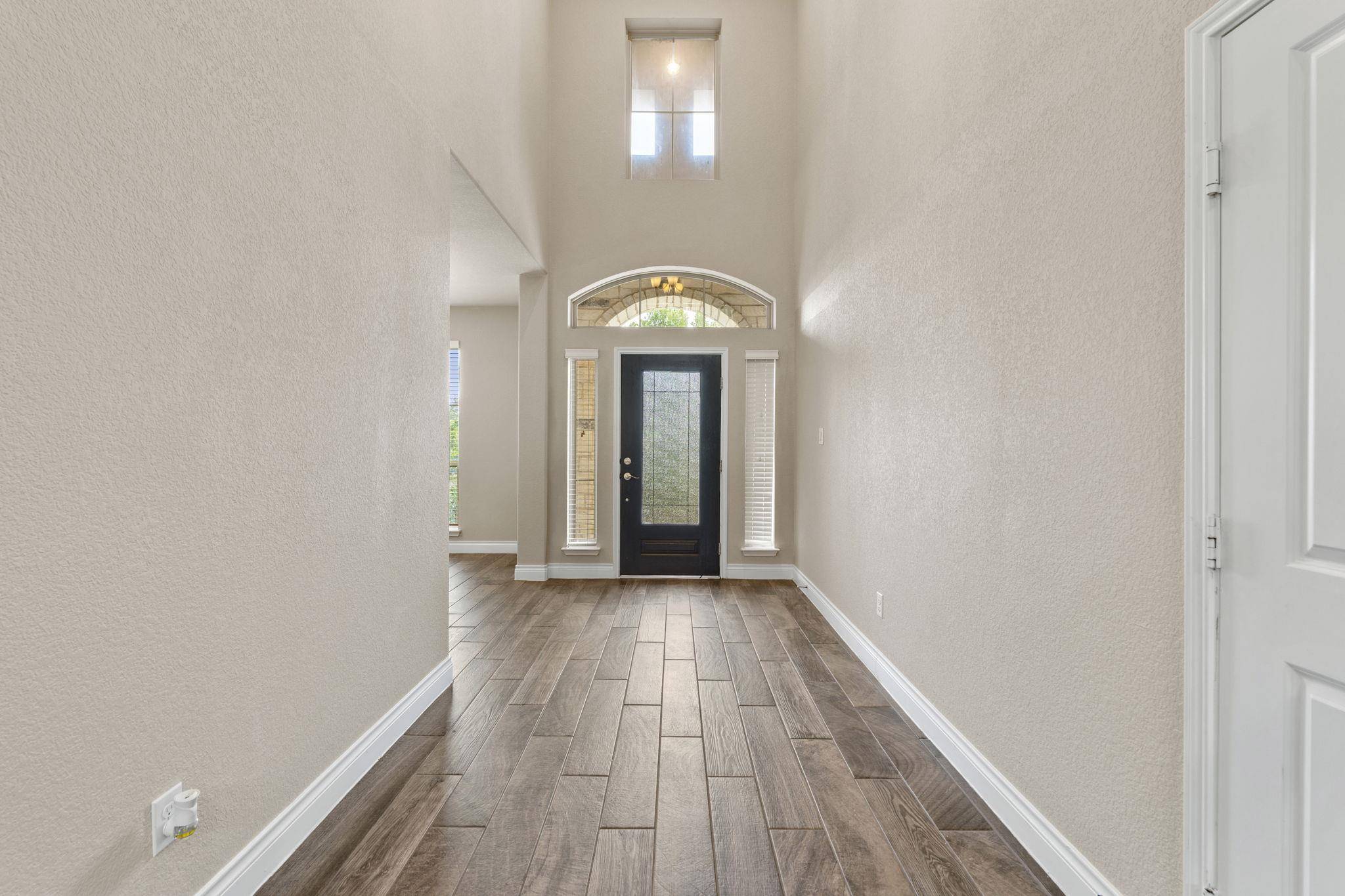 180 Santa Maria ST, Georgetown, TX 78628