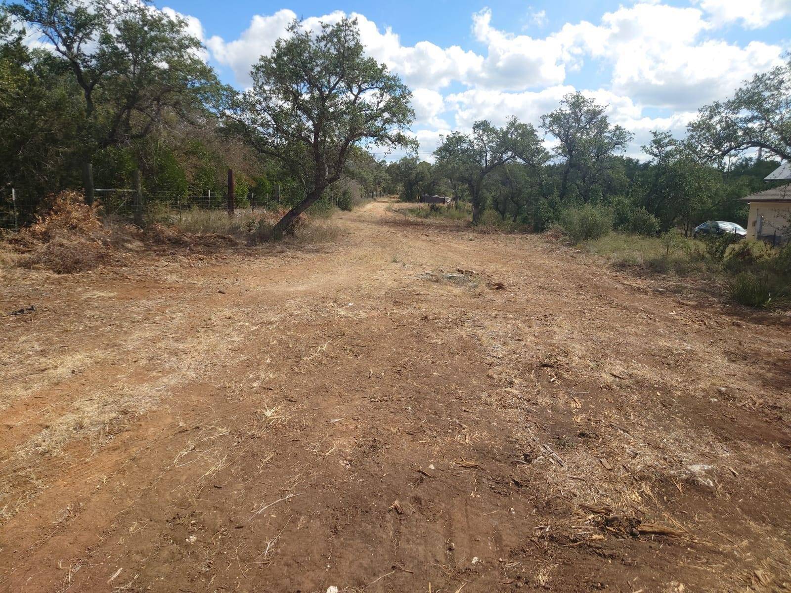 1102 Cliffview DR, Spicewood, TX 78669