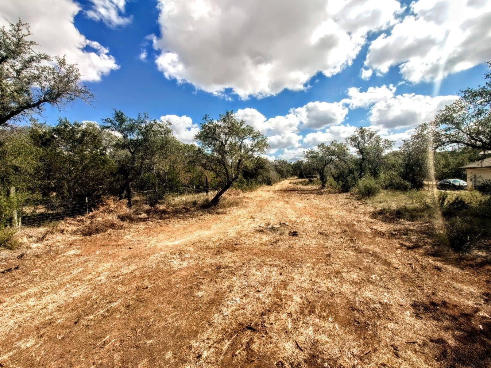 1102 Cliffview DR, Spicewood, TX 78669