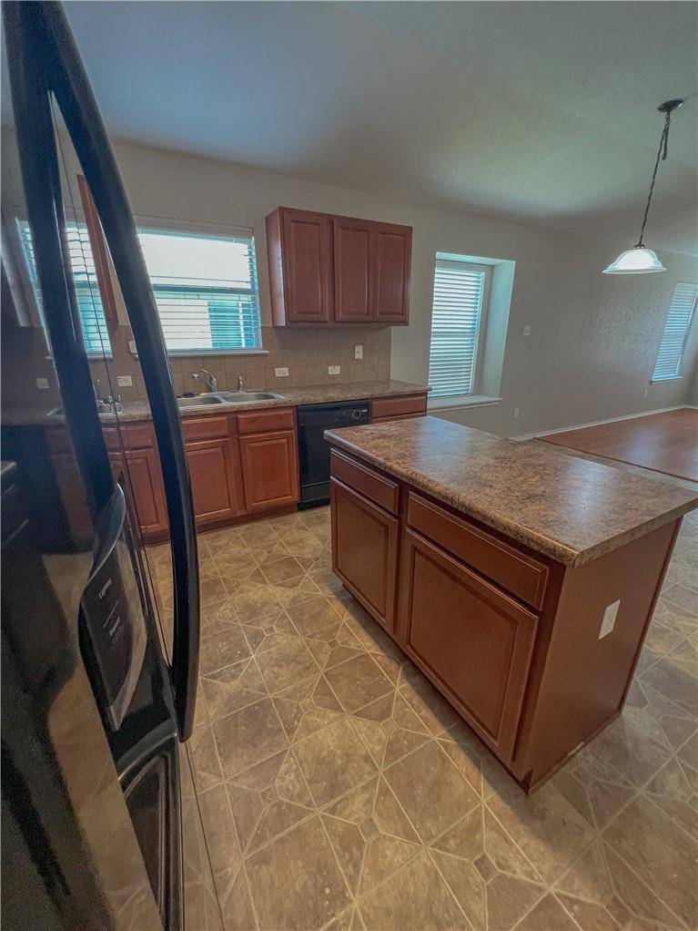 325 Altamont ST, Hutto, TX 78634