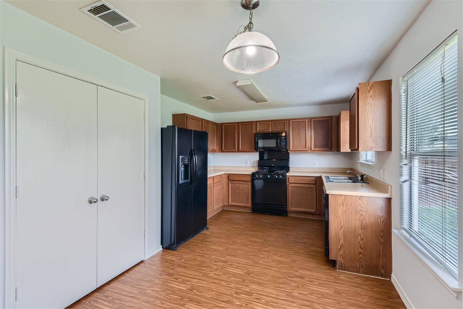 18408 Cloudmore LN, Elgin, TX 78621
