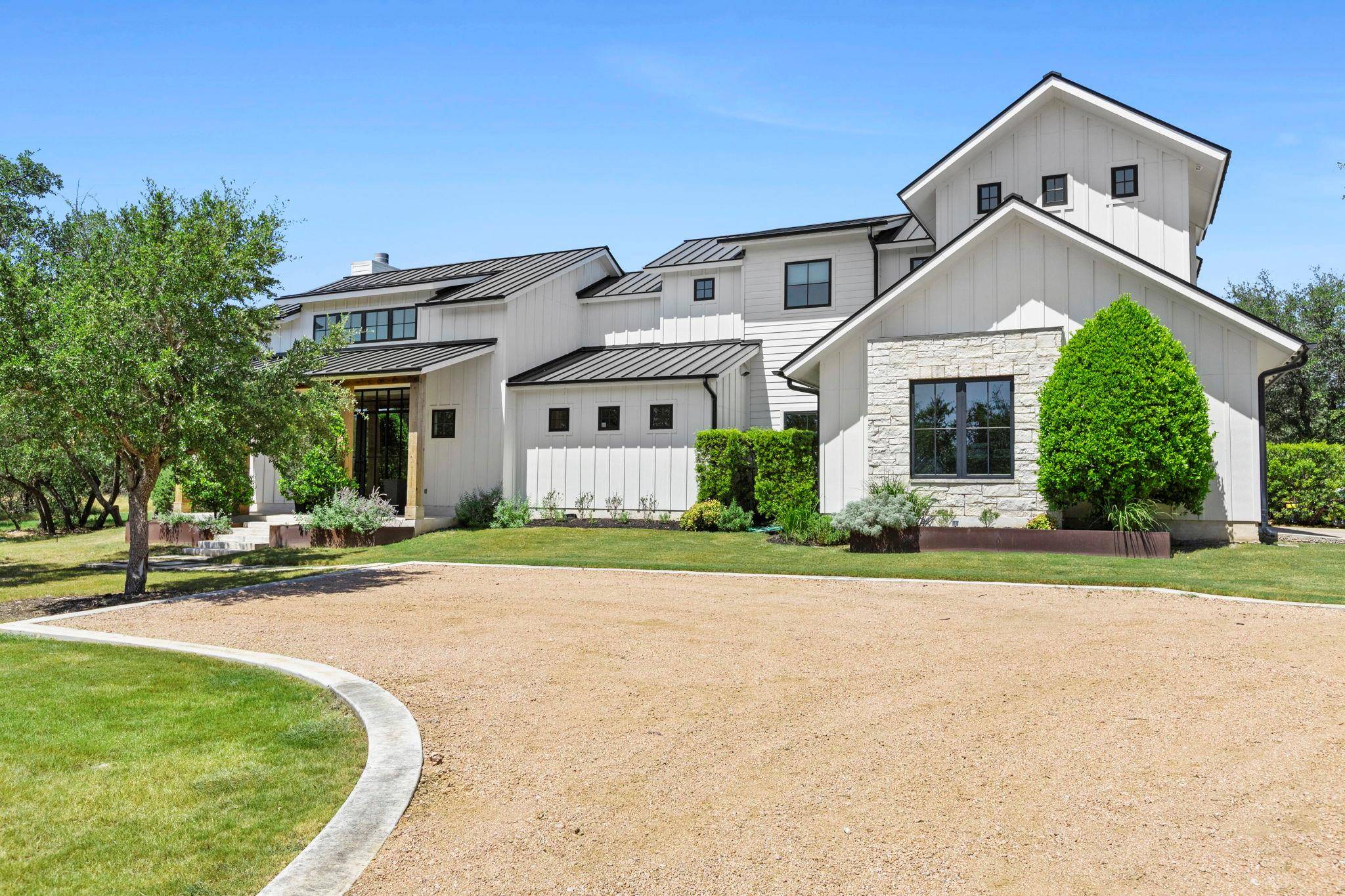 1408 Likeness RD, Spicewood, TX 78669
