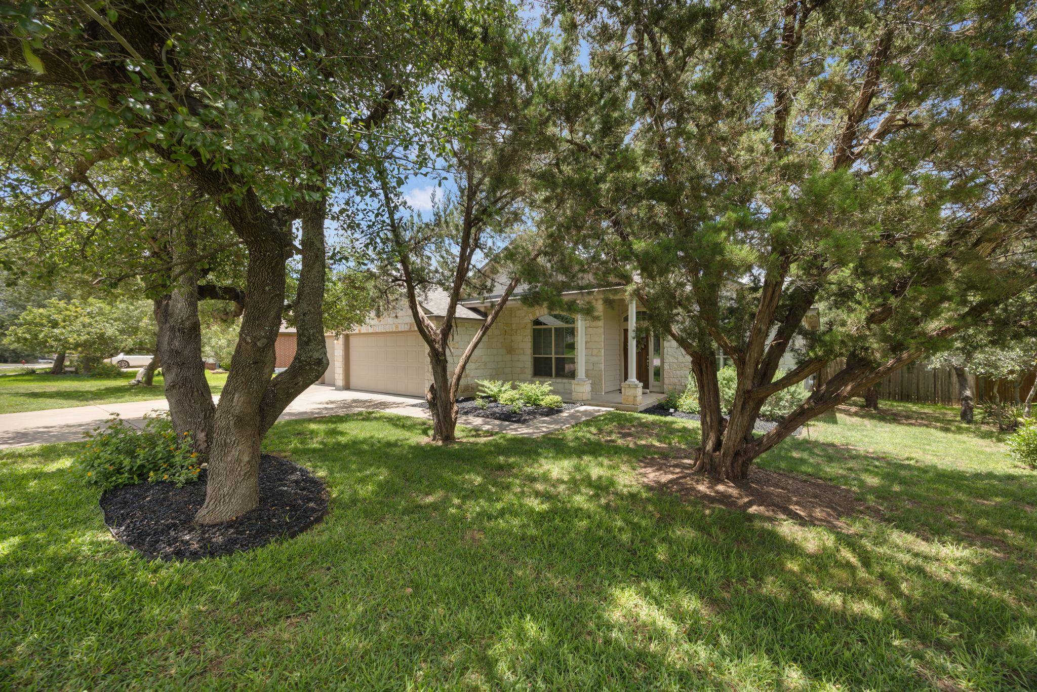 17711 Linkhill DR, Dripping Springs, TX 78620