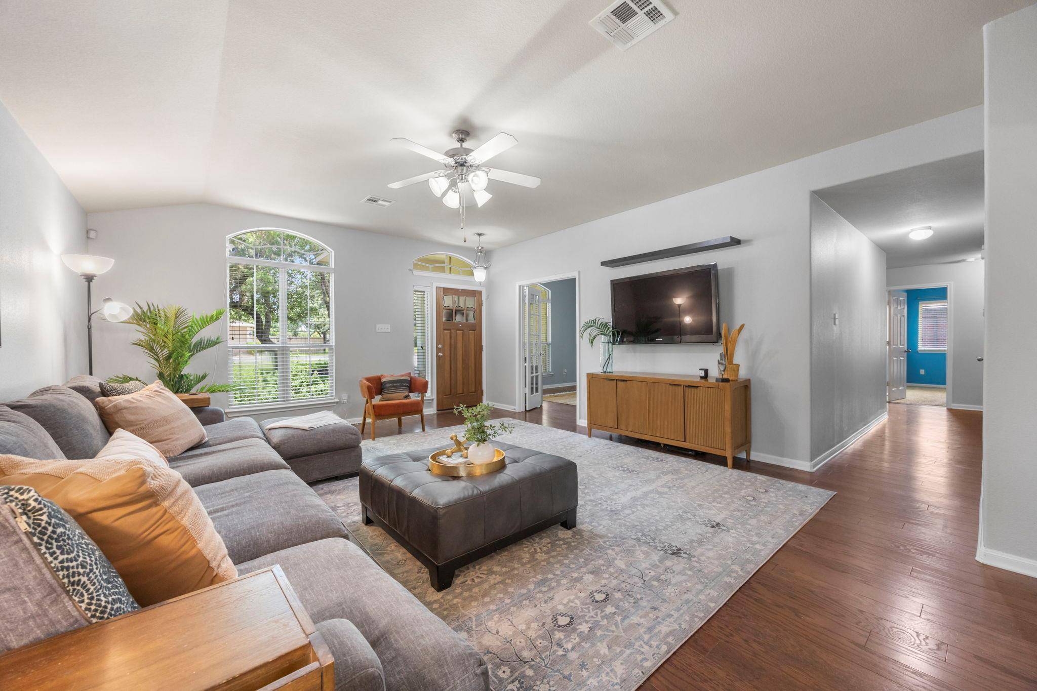 17711 Linkhill DR, Dripping Springs, TX 78620