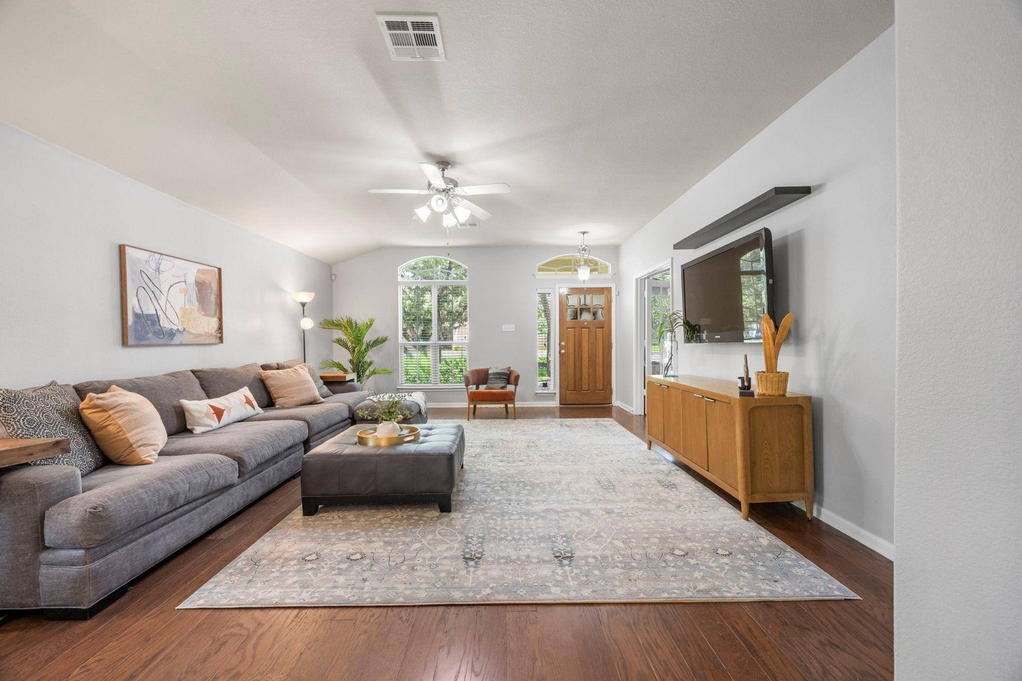 17711 Linkhill DR, Dripping Springs, TX 78620