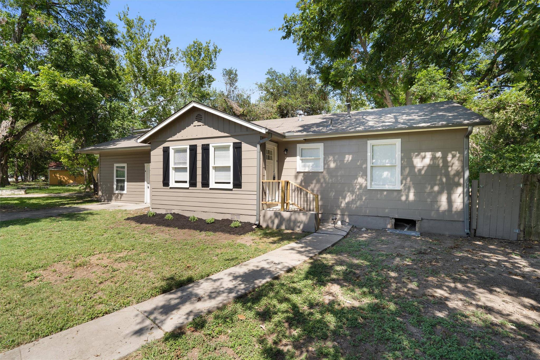 1012 Barbara DR #B, San Marcos, TX 78666