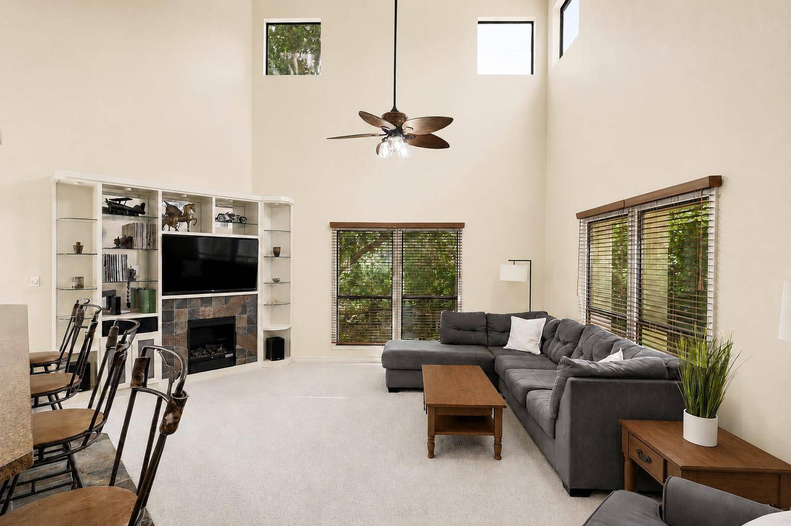 122 Acapulco DR, Lakeway, TX 78734
