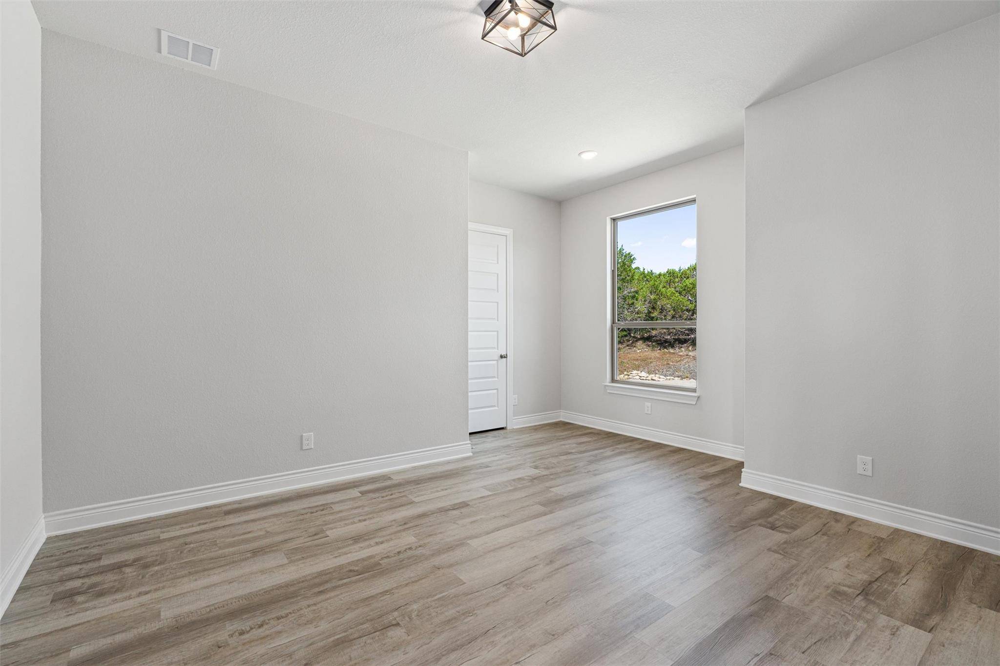 25012 Montana Creek XING, Marble Falls, TX 78654