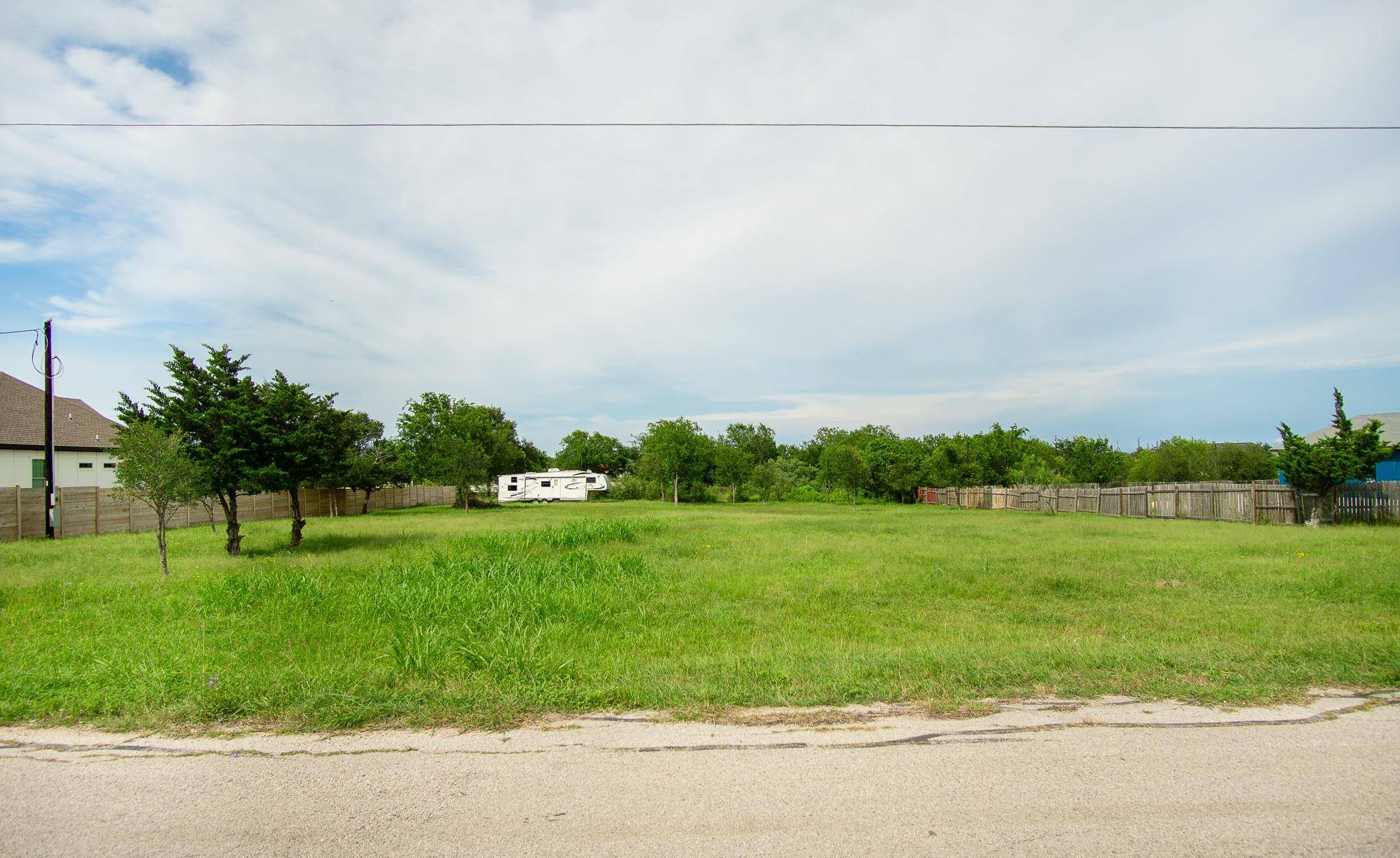 126 Cuernavaca DR, Del Valle, TX 78617