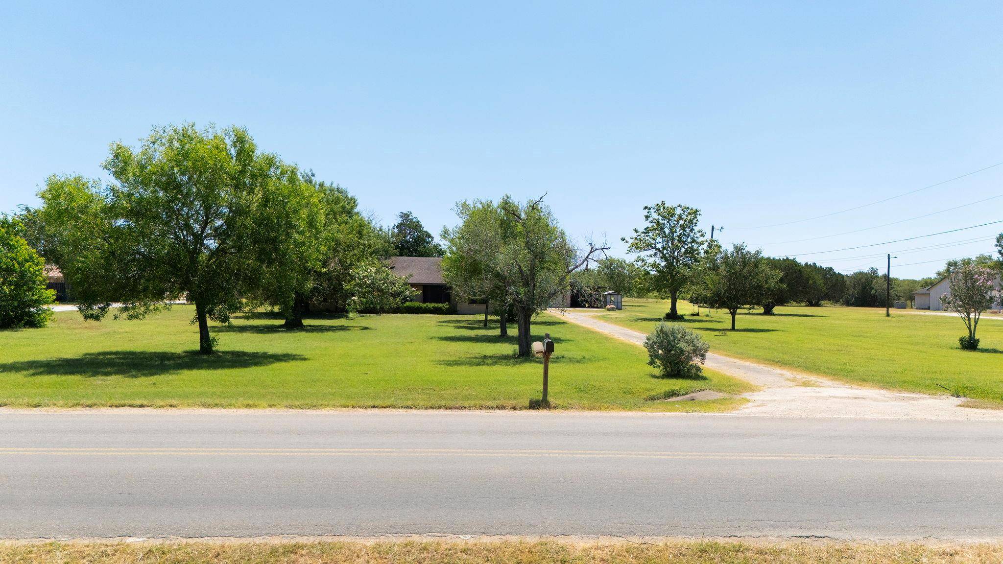 12409 Lowden LN, Manchaca, TX 78652