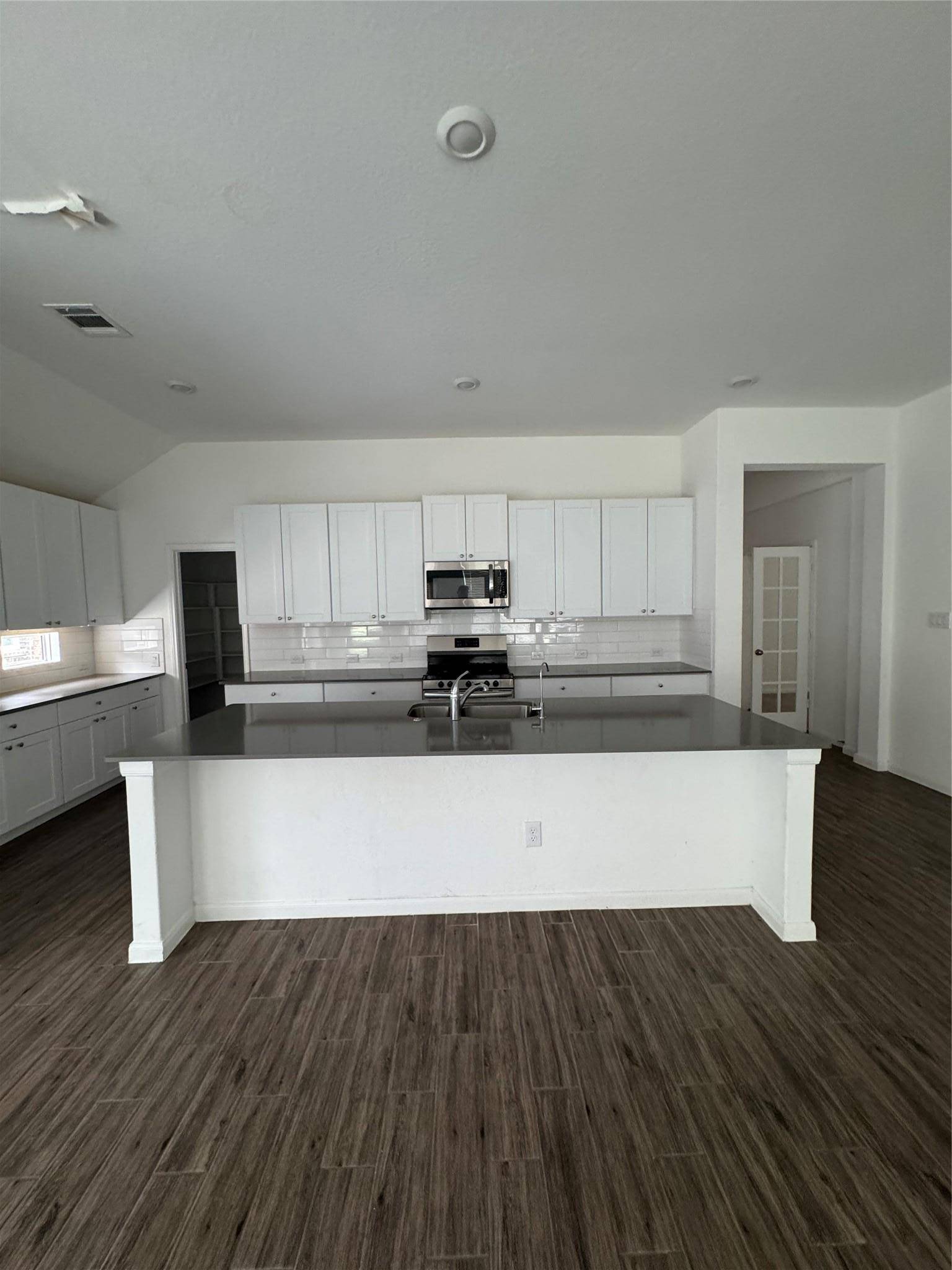 8920 Luciano RDG, Seguin, TX 78155
