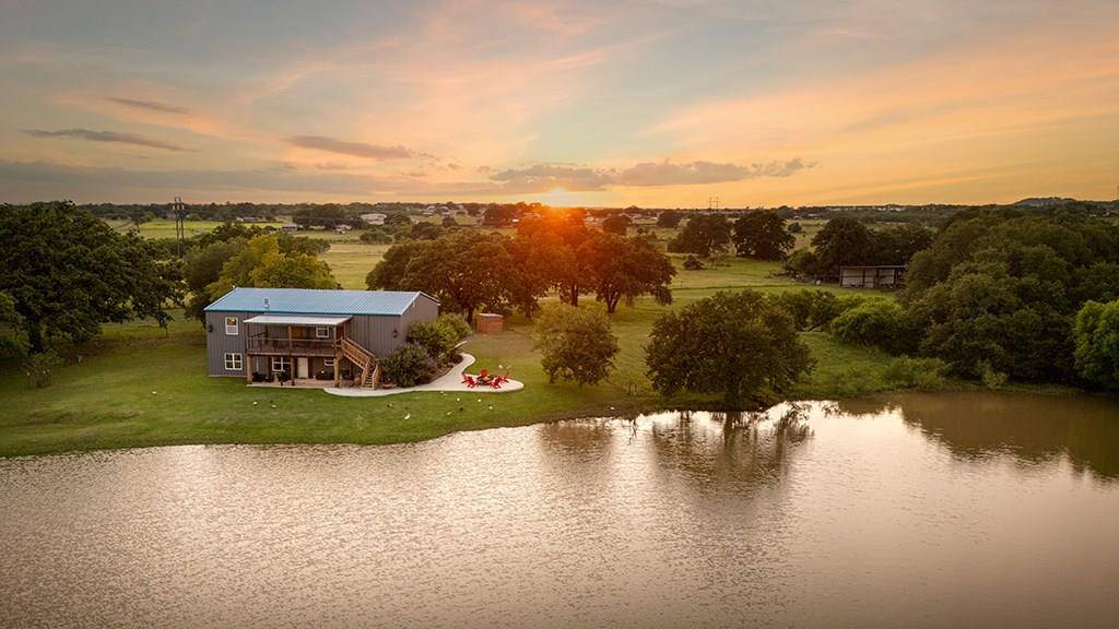 646 Victor Eckhardt RD, Fredericksburg, TX 78624
