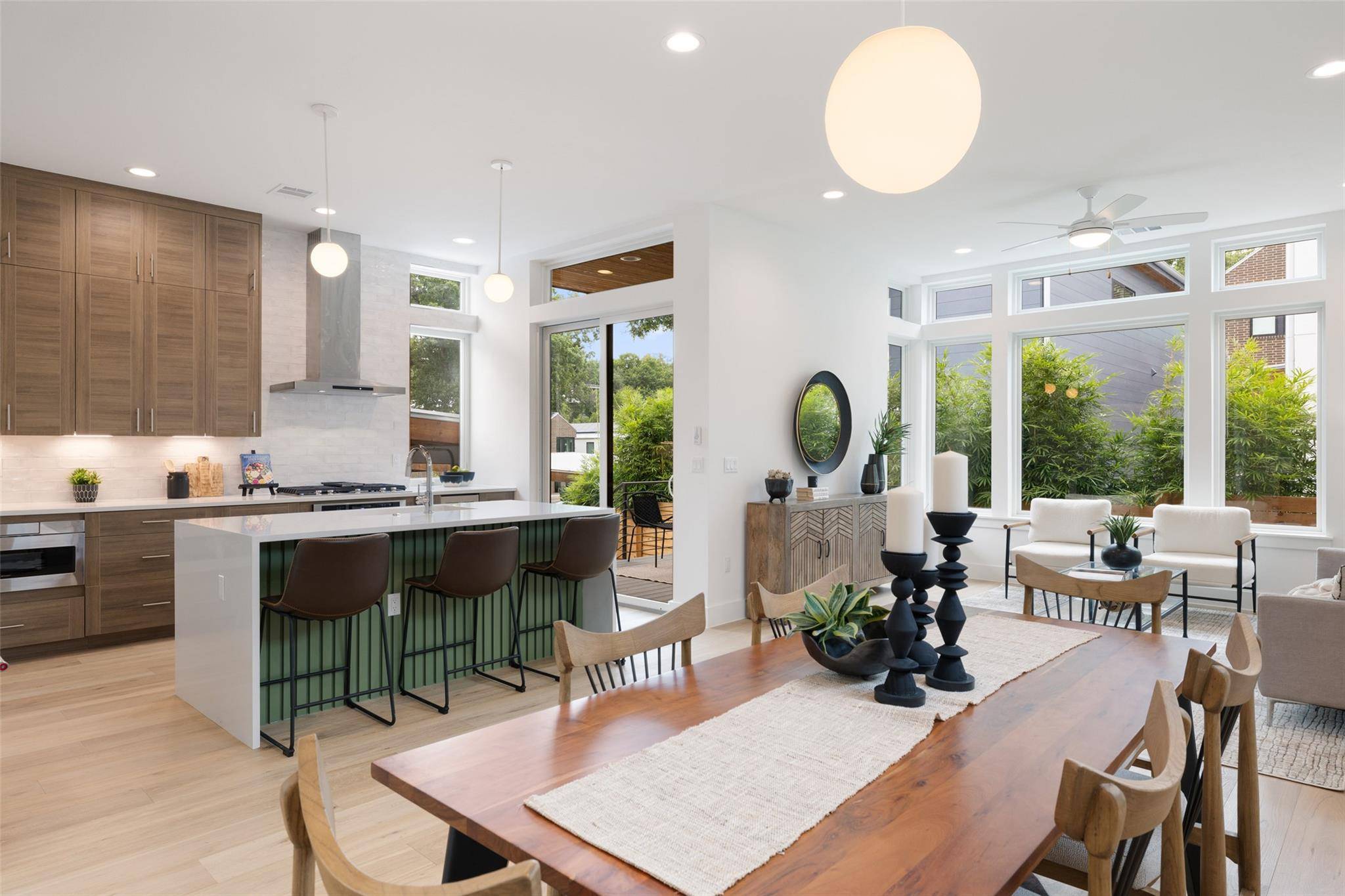 900 S 2nd ST #21, Austin, TX 78704