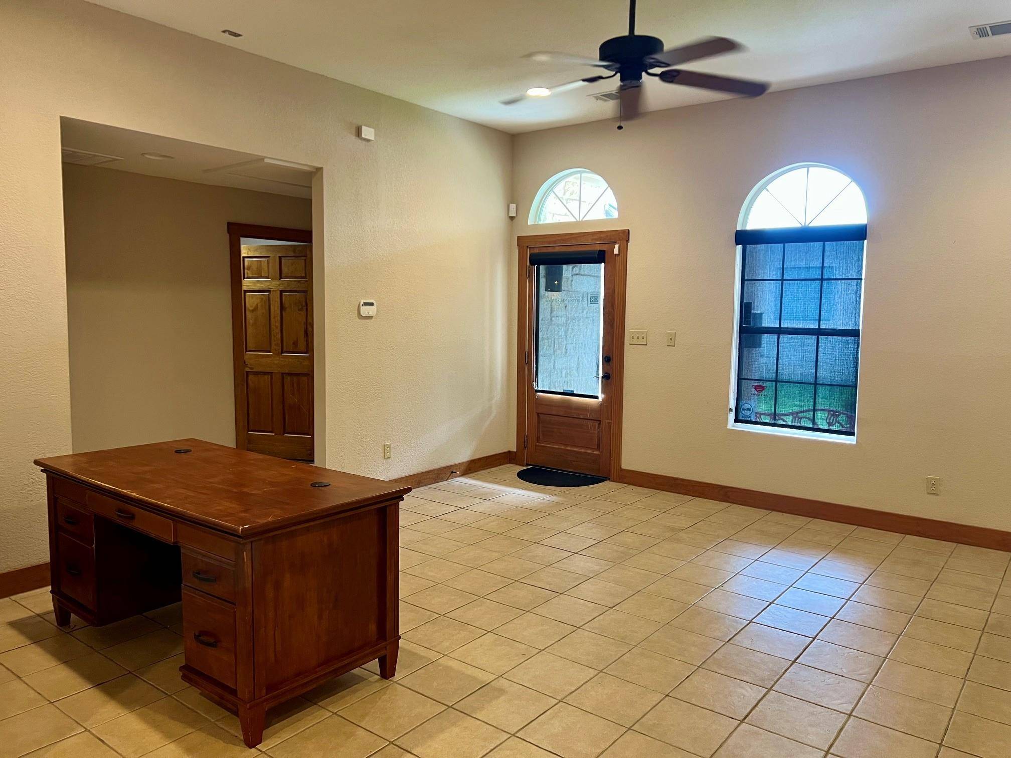 2440 E HWY 290 #B, Dripping Springs, TX 78620