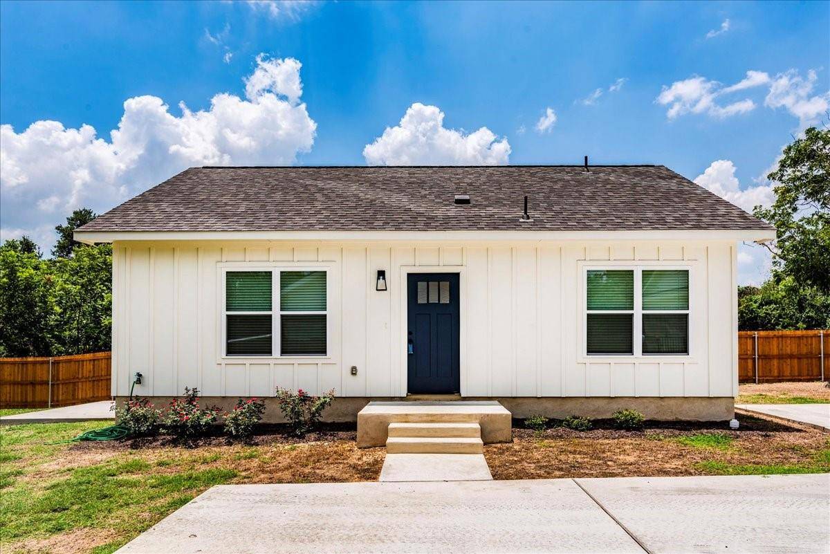 525 S Main ST, Kyle, TX 78640