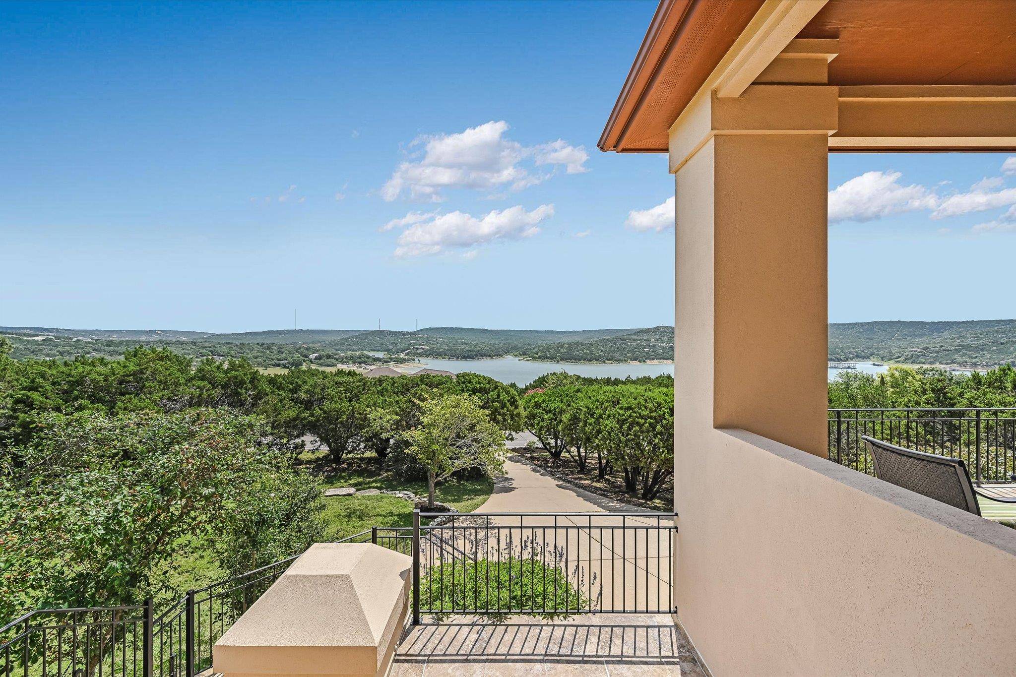 17309 Northlake Hills DR, Jonestown, TX 78645