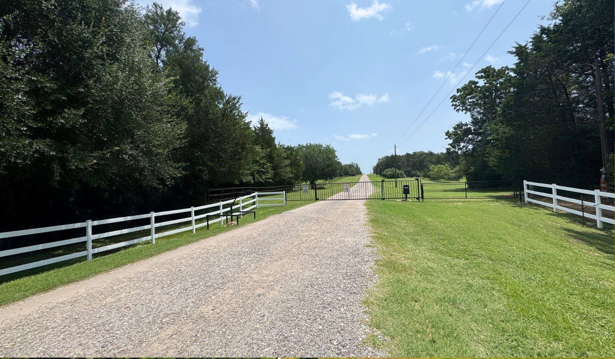 1016 Private Road 7040, Lexington, TX 78947