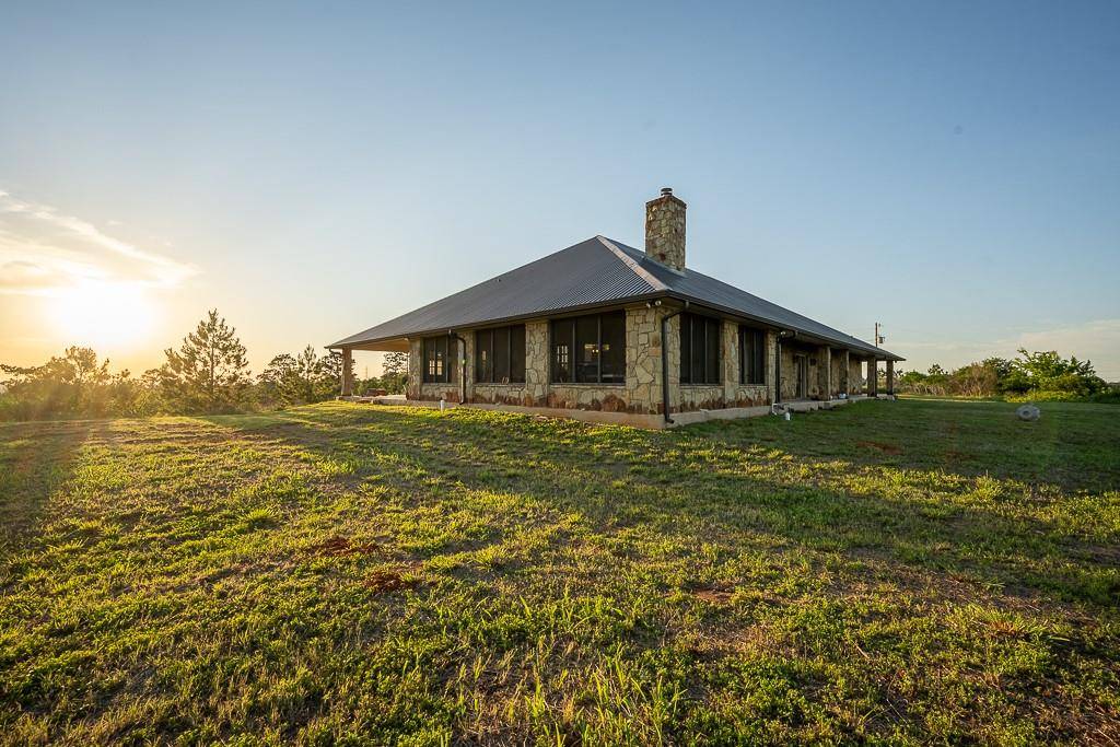 152 Pine Tree LOOP, Bastrop, TX 78602