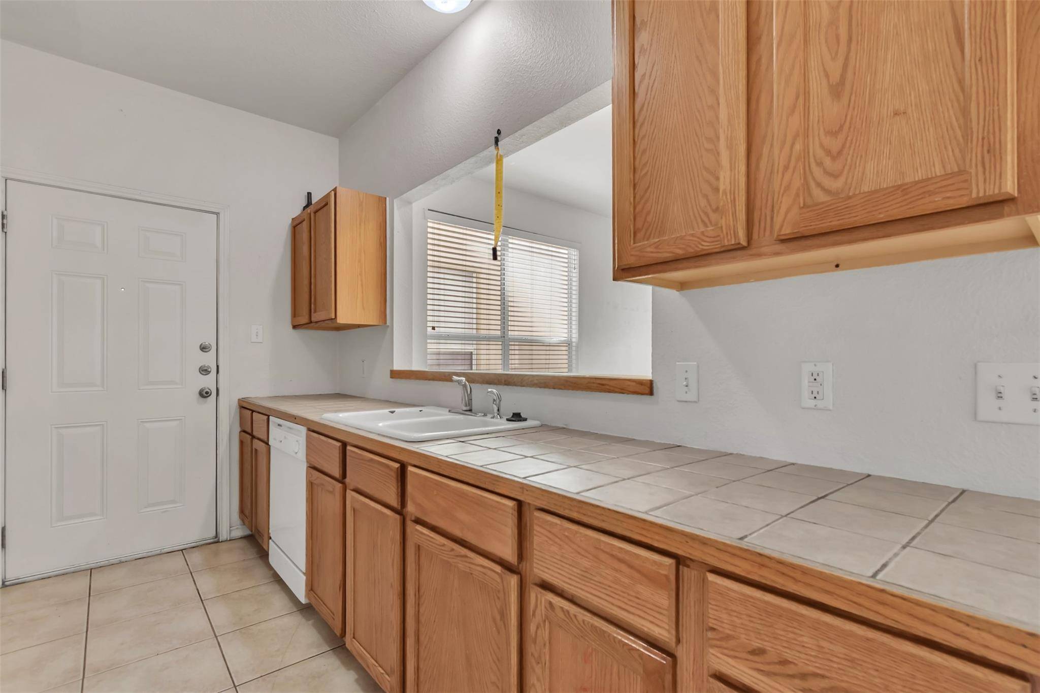 112 G SANDSTONE DR #G, Jarrell, TX 76537
