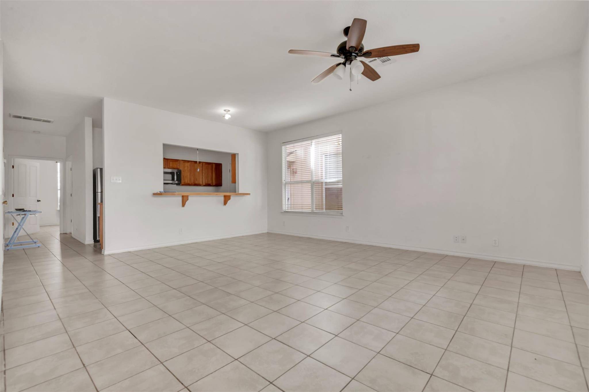 112 G SANDSTONE DR #G, Jarrell, TX 76537