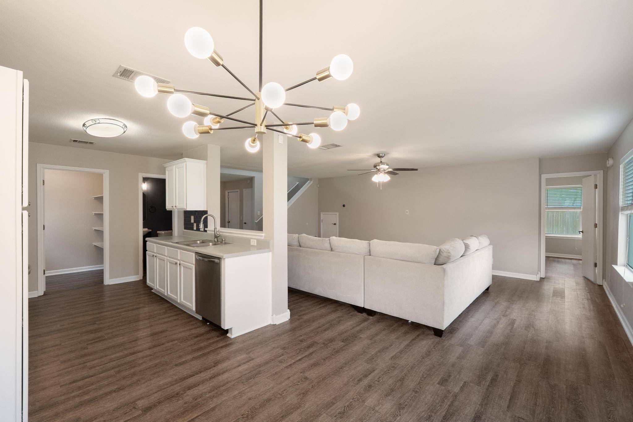 3003 MEADOW LN, Taylor, TX 76574