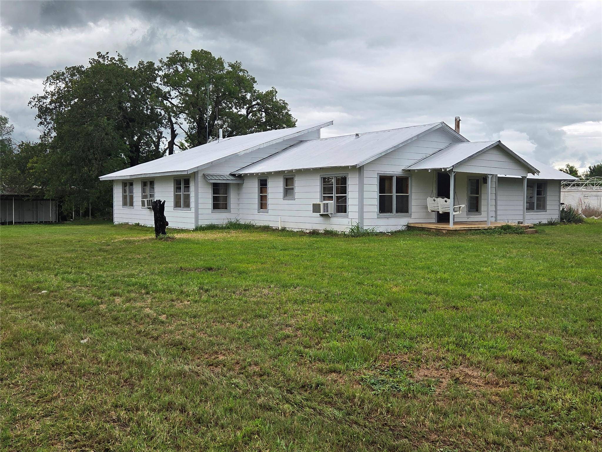 3165 CR 302, Rockdale, TX 76567