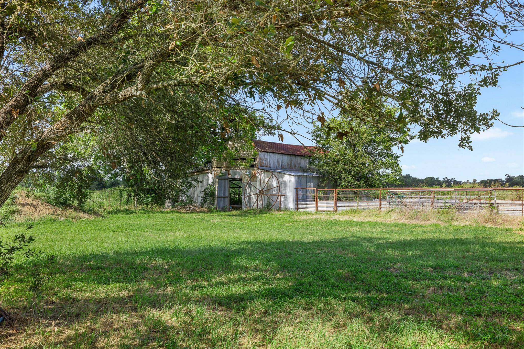 1015 Fm 112 RD, Lexington, TX 78947