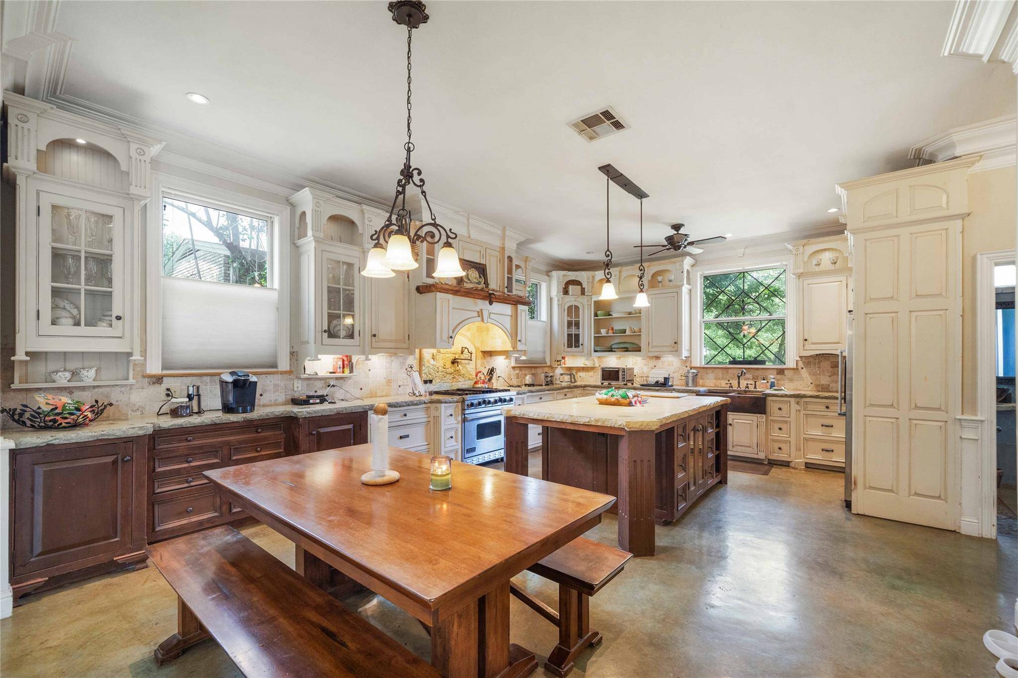 4504 Edgemont DR, Austin, TX 78731