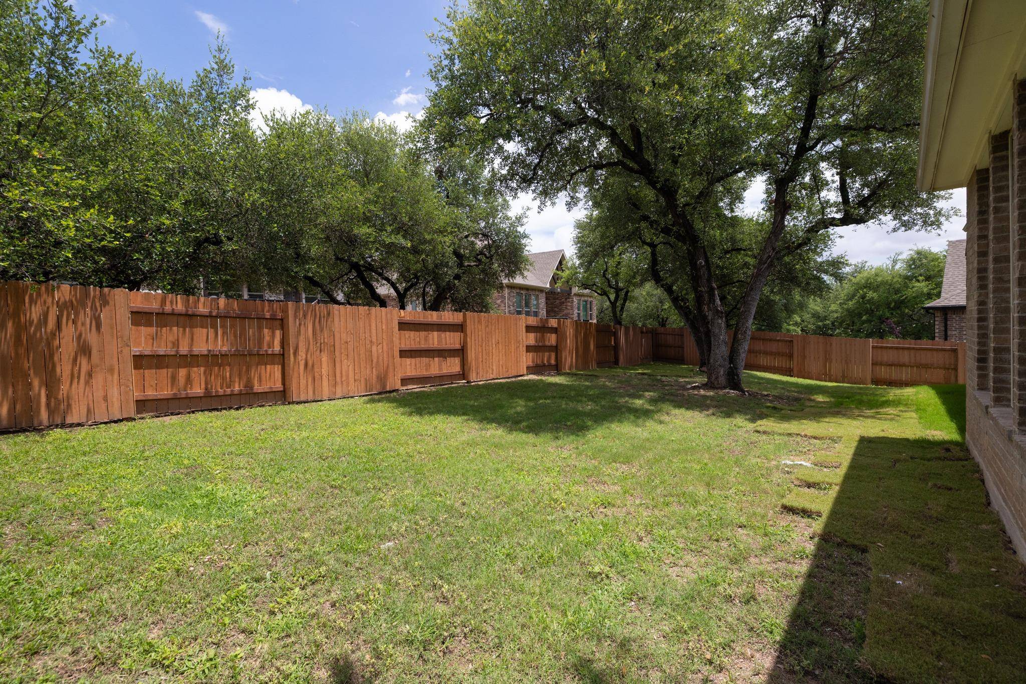 117 Barton Run DR, Georgetown, TX 78628