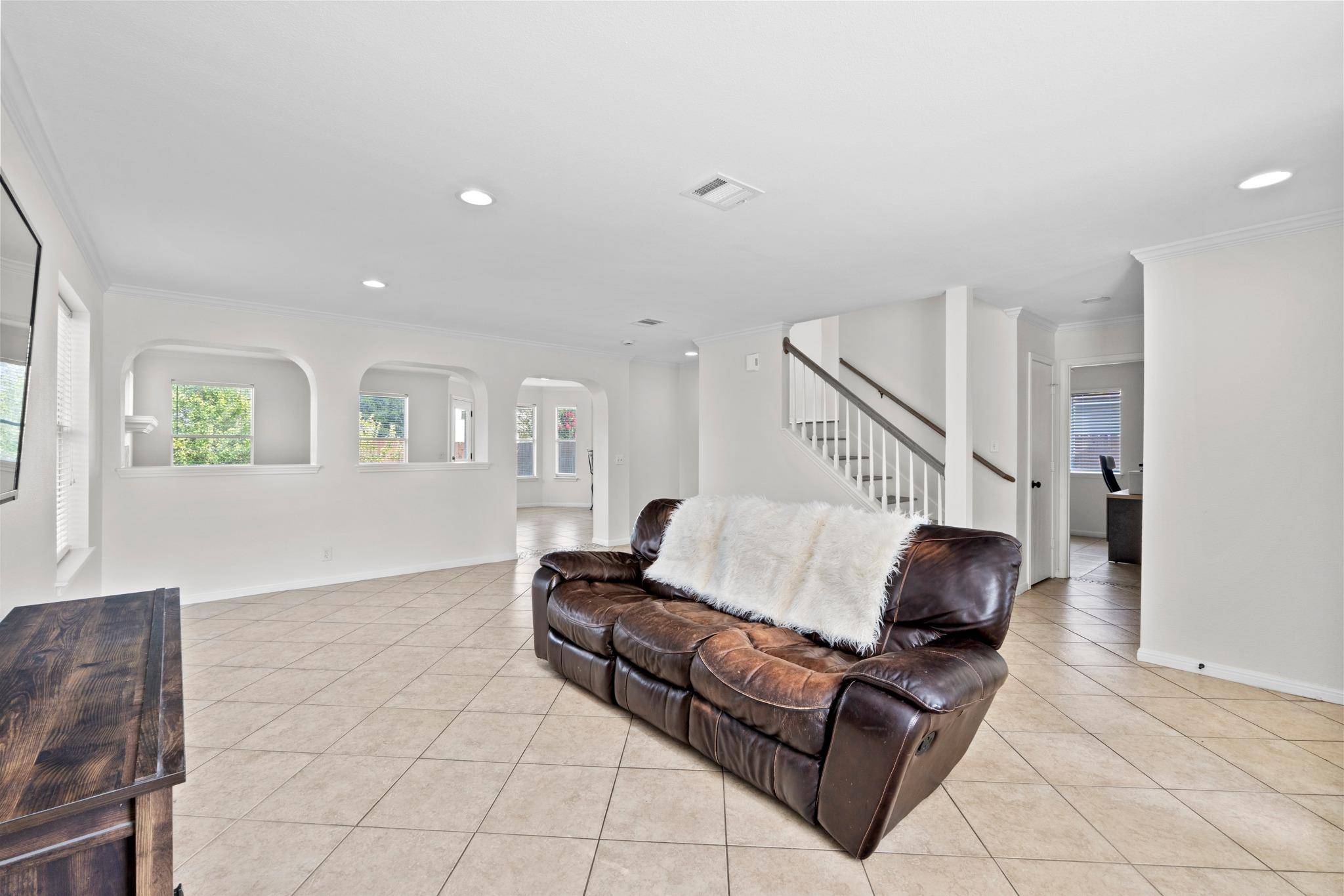 301 Abamillo CT, Hutto, TX 78634