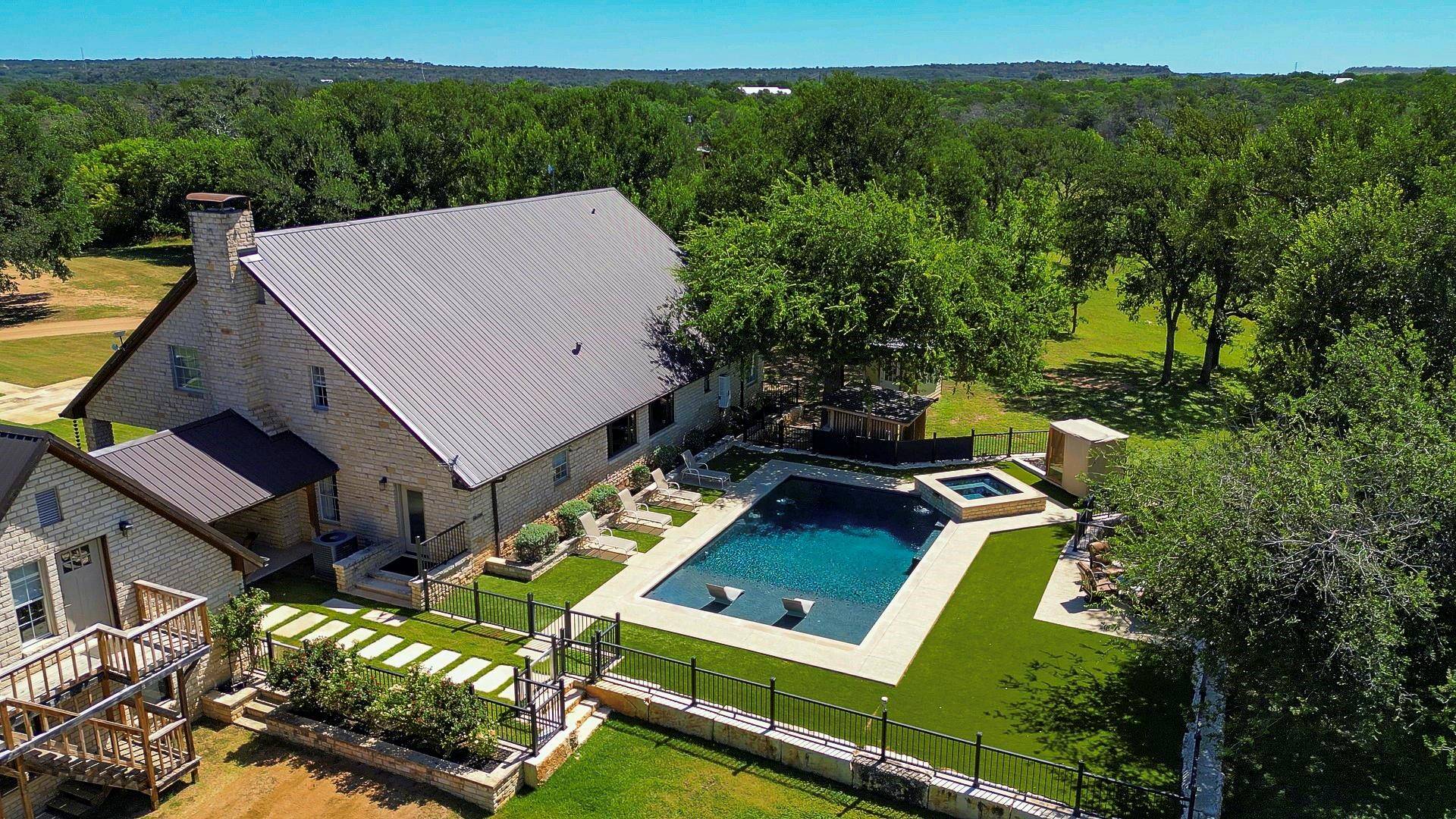 150 Shady LN, Marble Falls, TX 78654