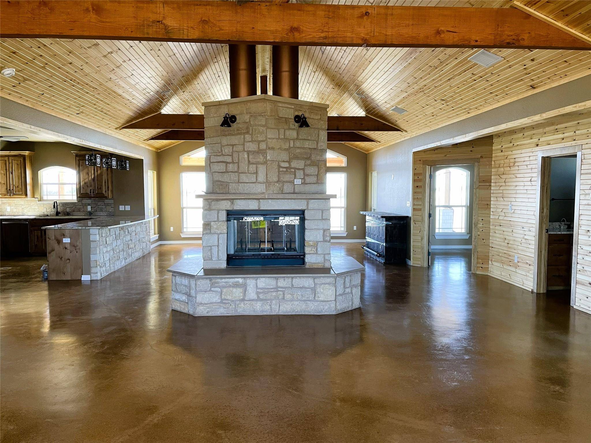700 County Road 225, Florence, TX 76527