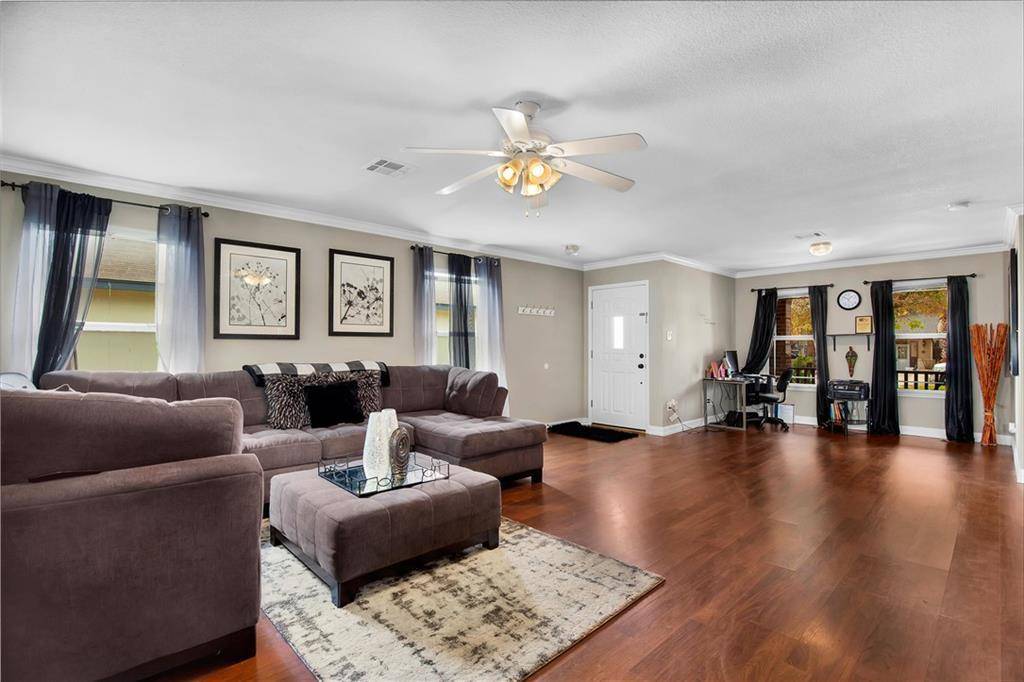 109 Brooke ST, Hutto, TX 78634