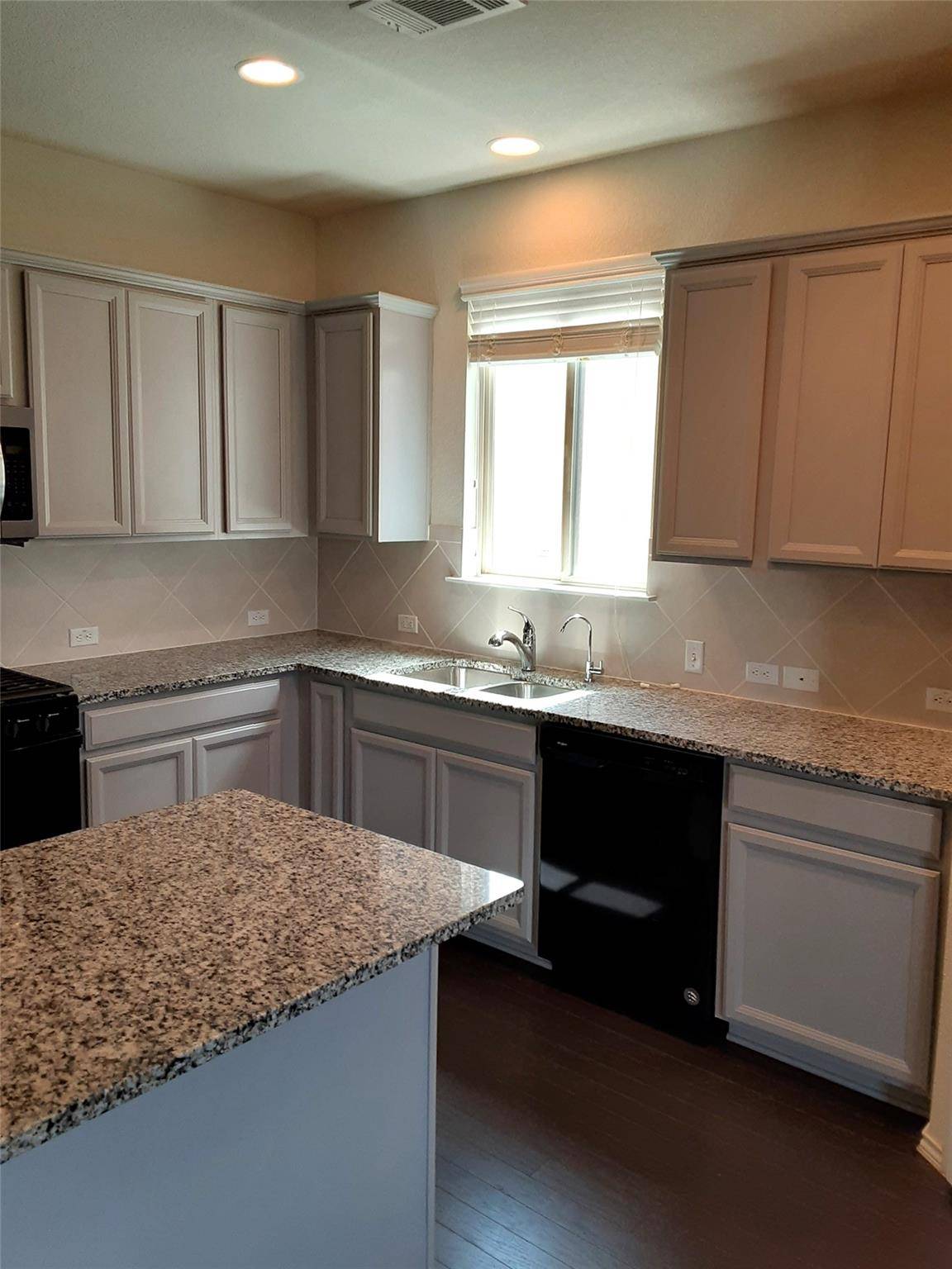 504 Coffee Berry DR, Georgetown, TX 78626