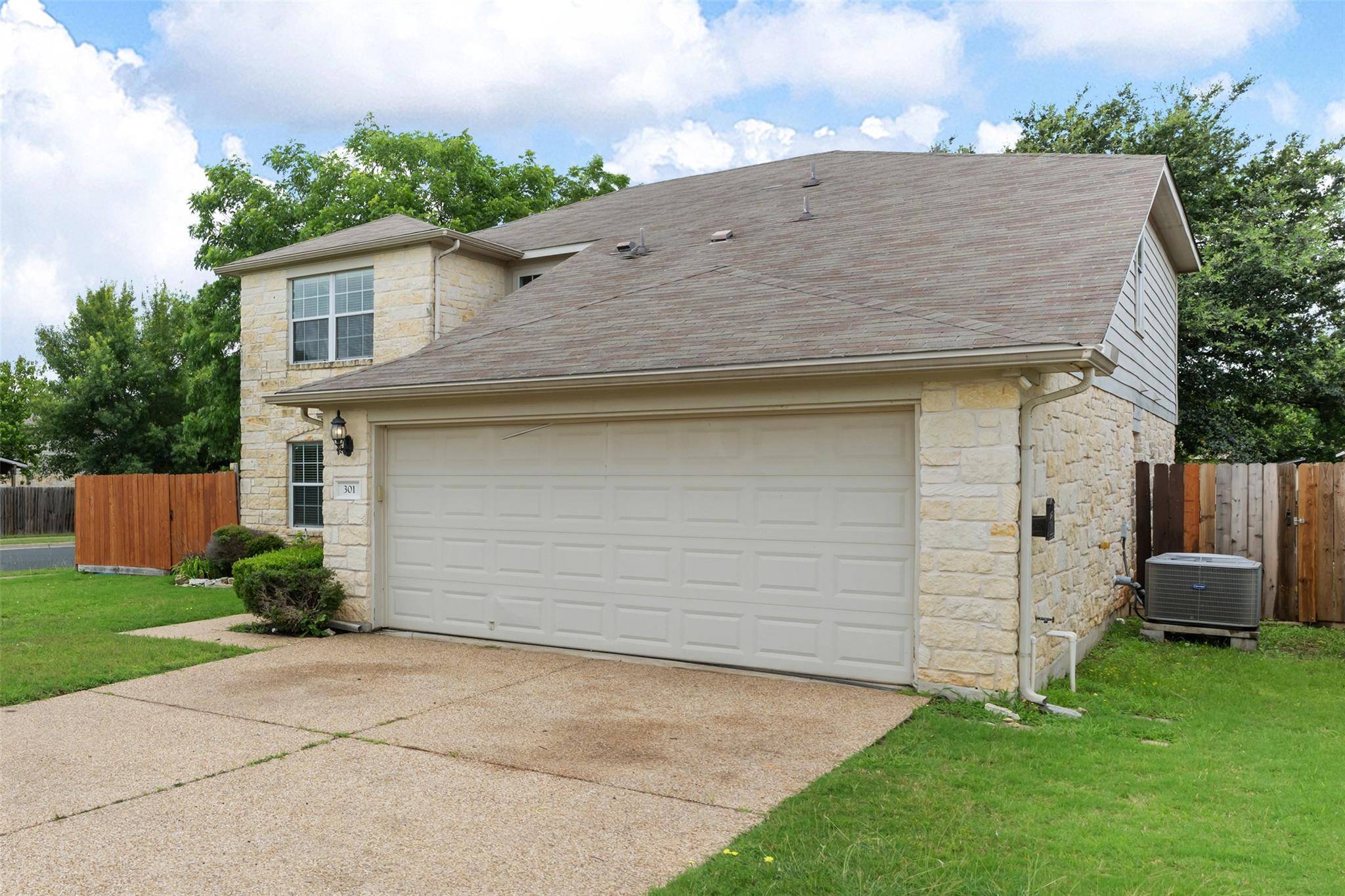 301 Lark ST, Leander, TX 78641