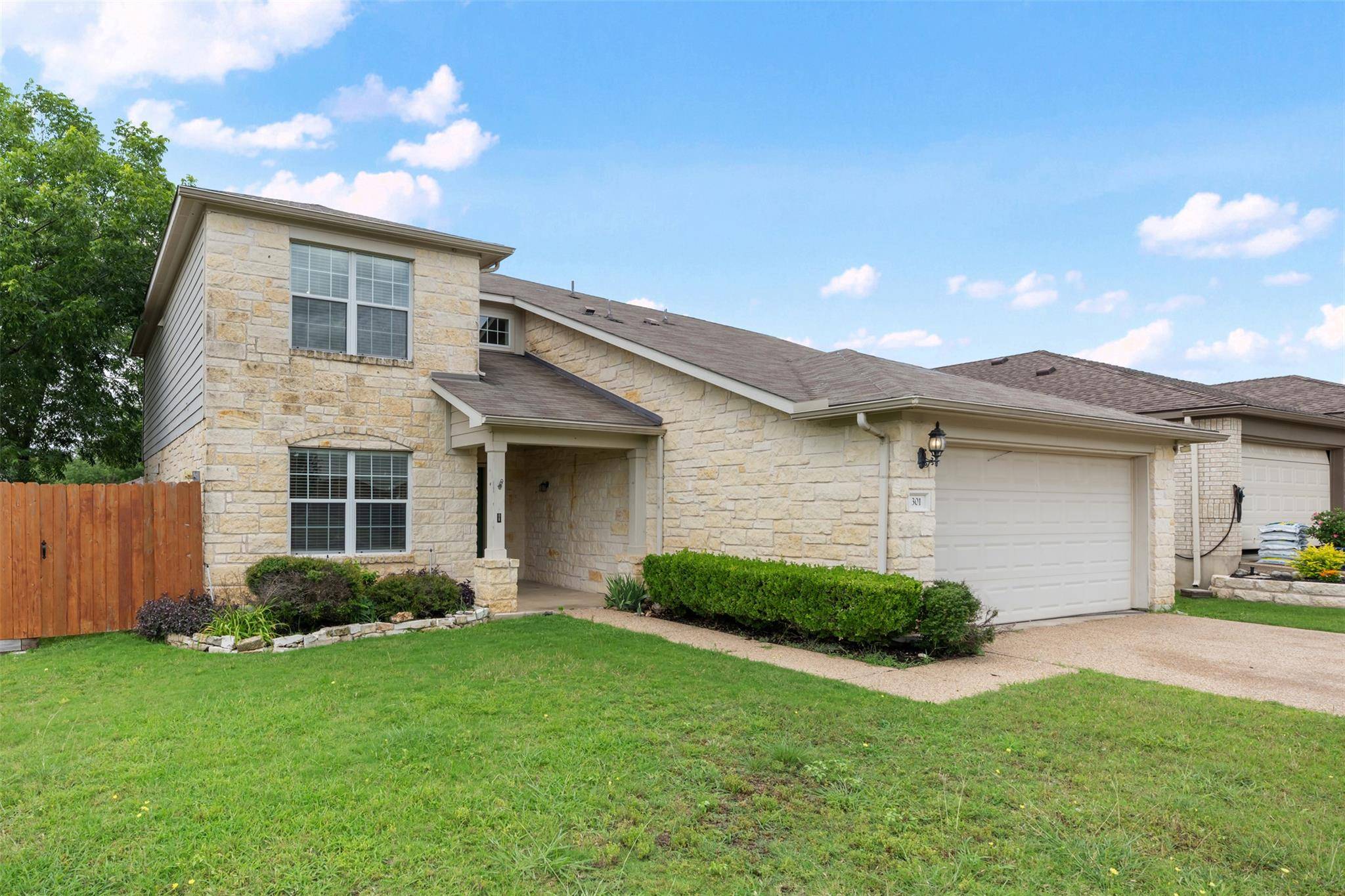 301 Lark ST, Leander, TX 78641