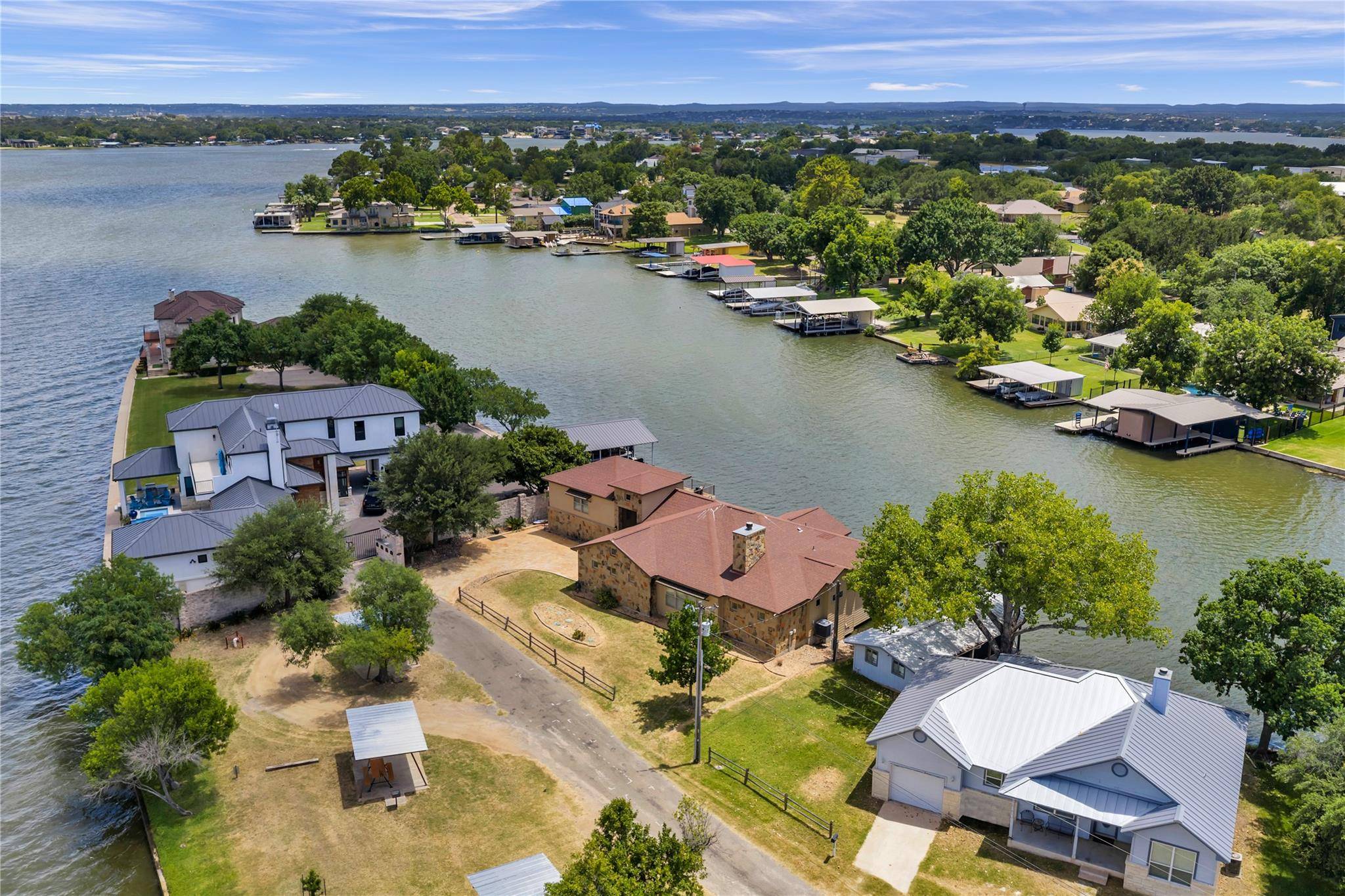 336 Park Lane LN, Sunrise Beach, TX 78643