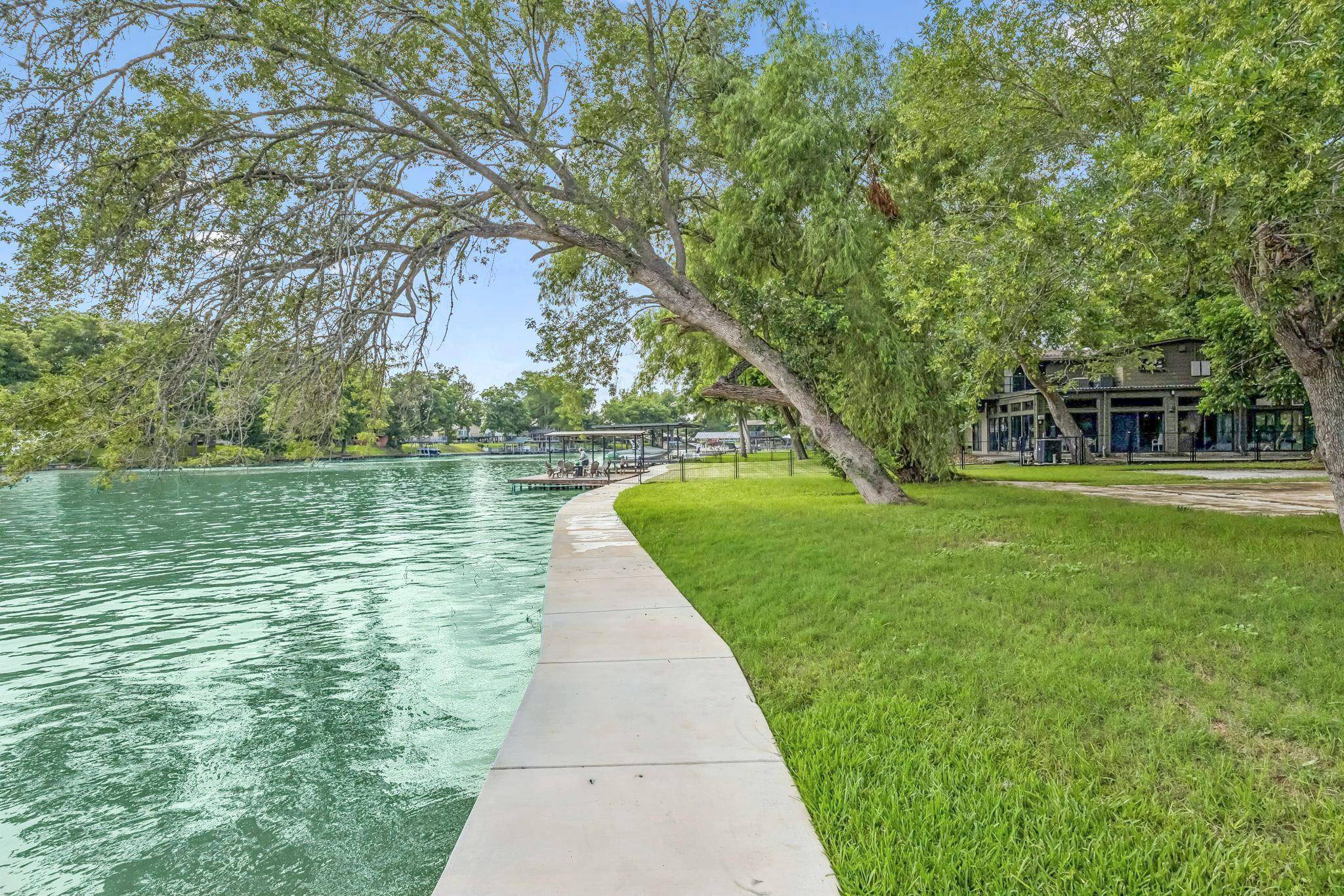 524 Turtle LN, Seguin, TX 78155