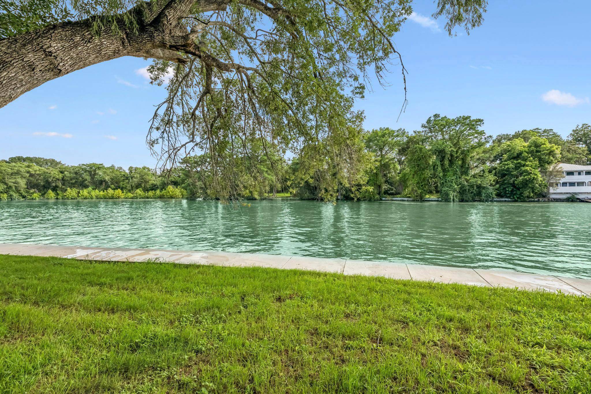 524 Turtle LN, Seguin, TX 78155