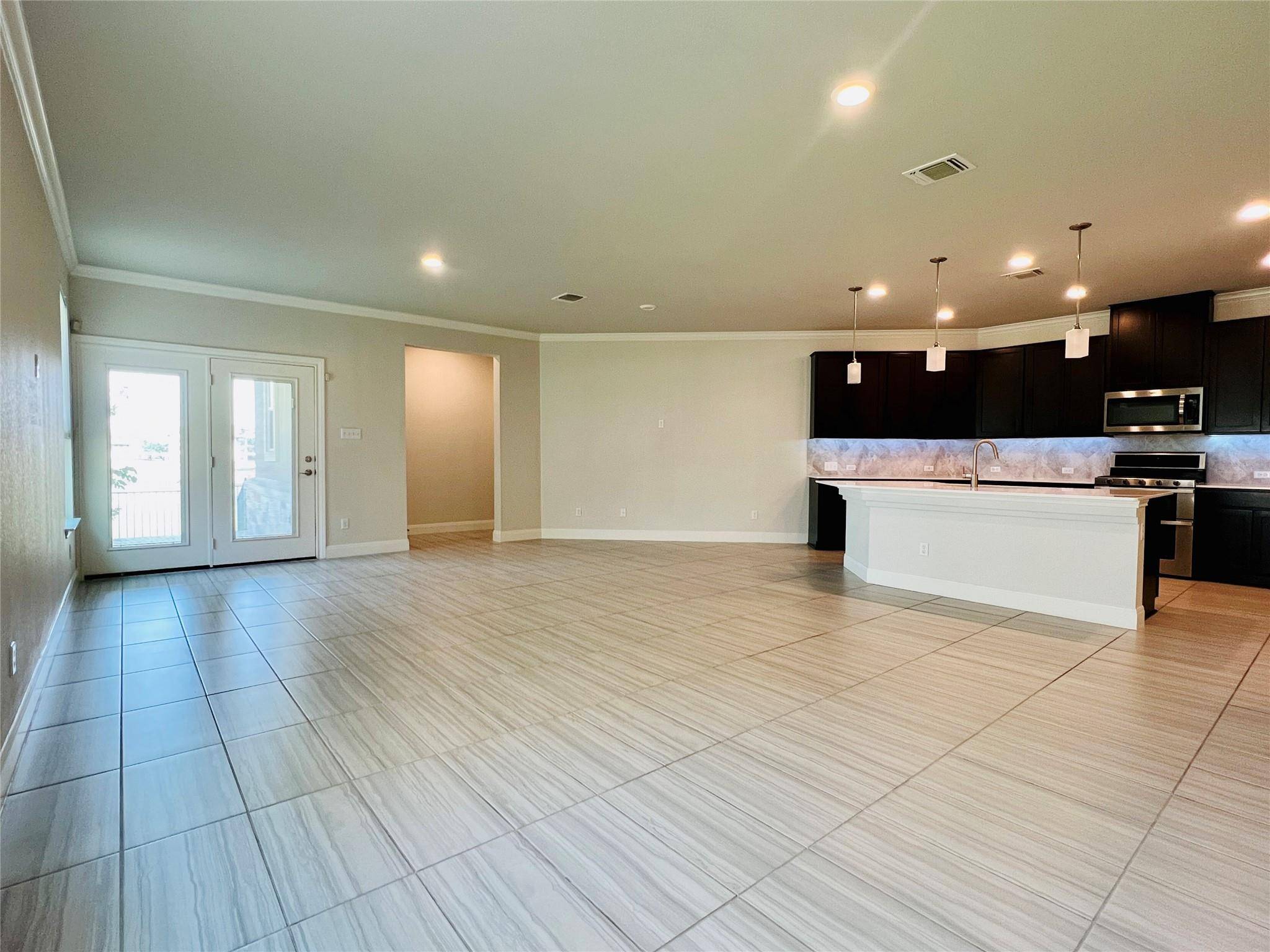 270 Danish DR #21, Hutto, TX 78634